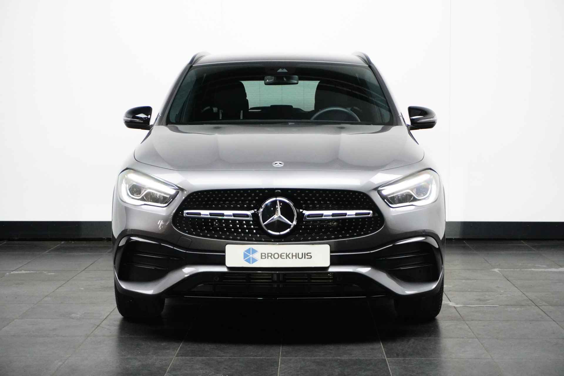 Mercedes-Benz GLA 180 AMG Line | AMG-Styling | Camera | Stoelverwarming | Elek.Klep | Alcantara/Leder | 19'' Lichtmetaal | Widescreen! | Automaat | Navigatie | Keyless | Sportstoelen | Bluetooth | Clima | Cruise | Carplay | 2023! - 50/52