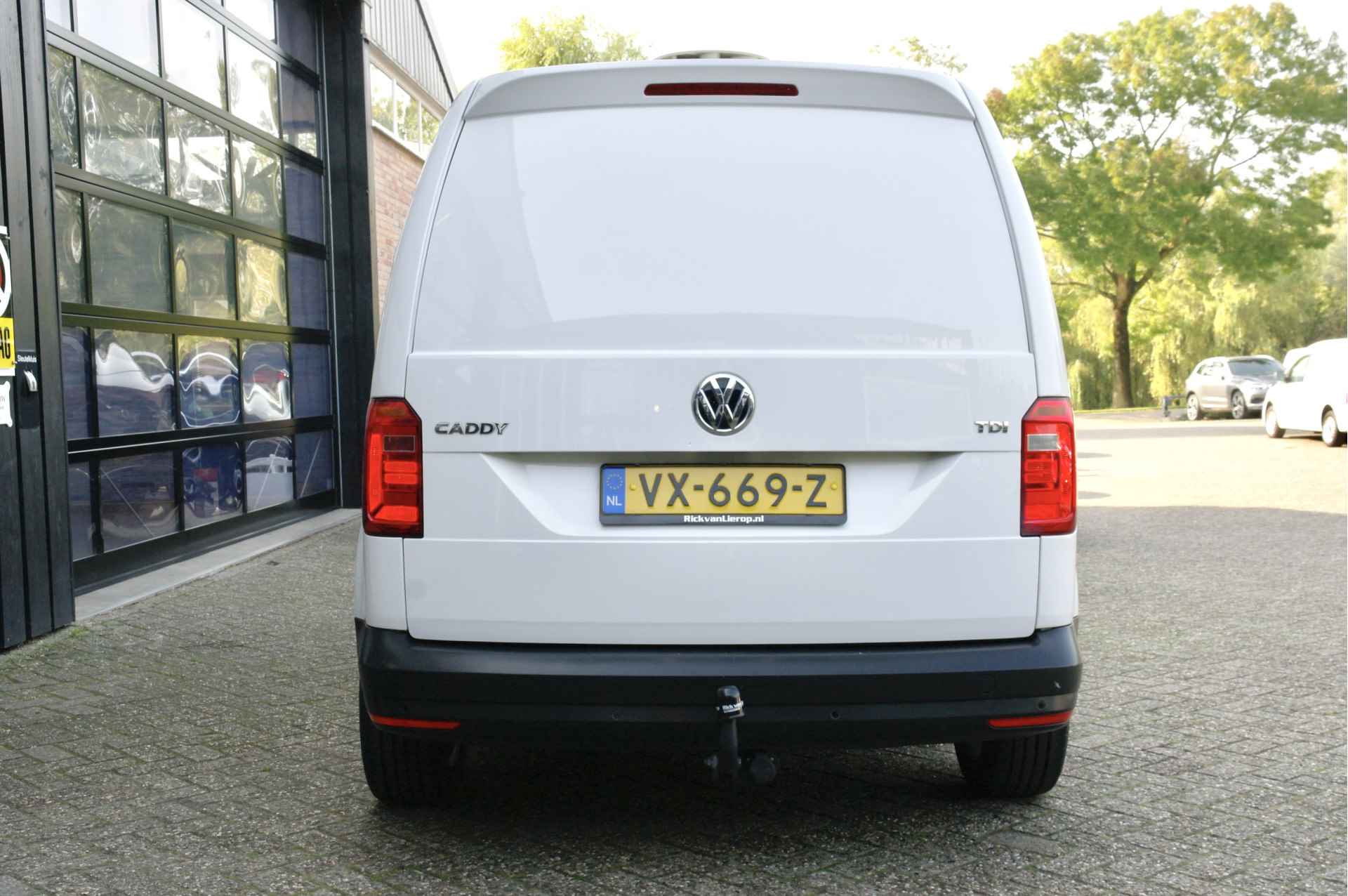 Volkswagen Caddy 1.6 TDI L1H1 Highline MARGE | Cruise | LED | Trekhaak | Stoelverwarming - 26/38