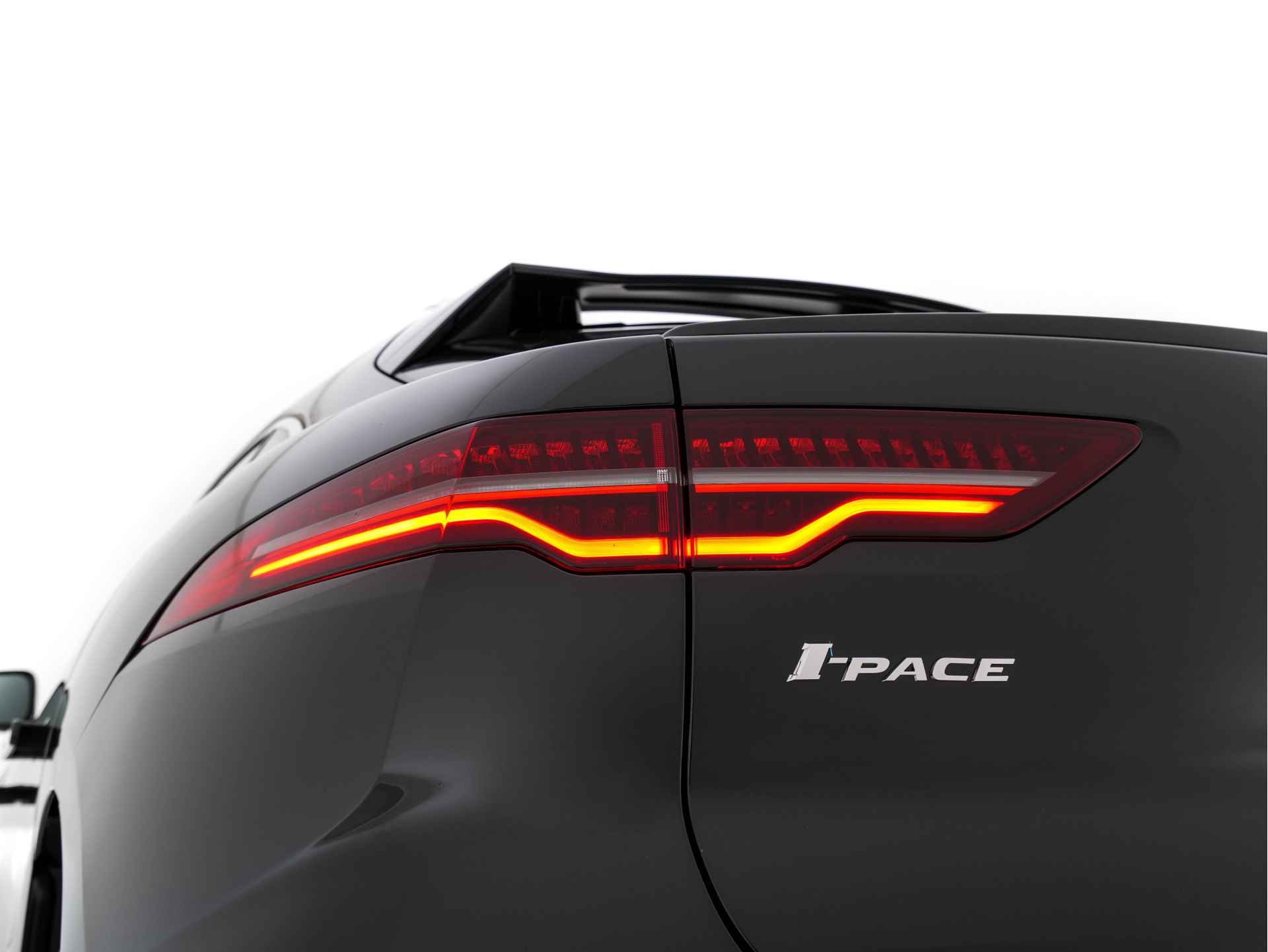 Jaguar I-PACE EV400 SE 90 kWh AWD (INCL-BTW) *WINDSOR-VOLLEDER | FULL-LED | MERIDIAN-SURROUND | MEMORY-PACK | VIRTUAL-COCKPIT | BLIND-SPOT | NAVI-FULLMAP | CAMERA |  ECC | PDC | CRUISE | SPORT-SEATS | 20''ALU * - 30/32