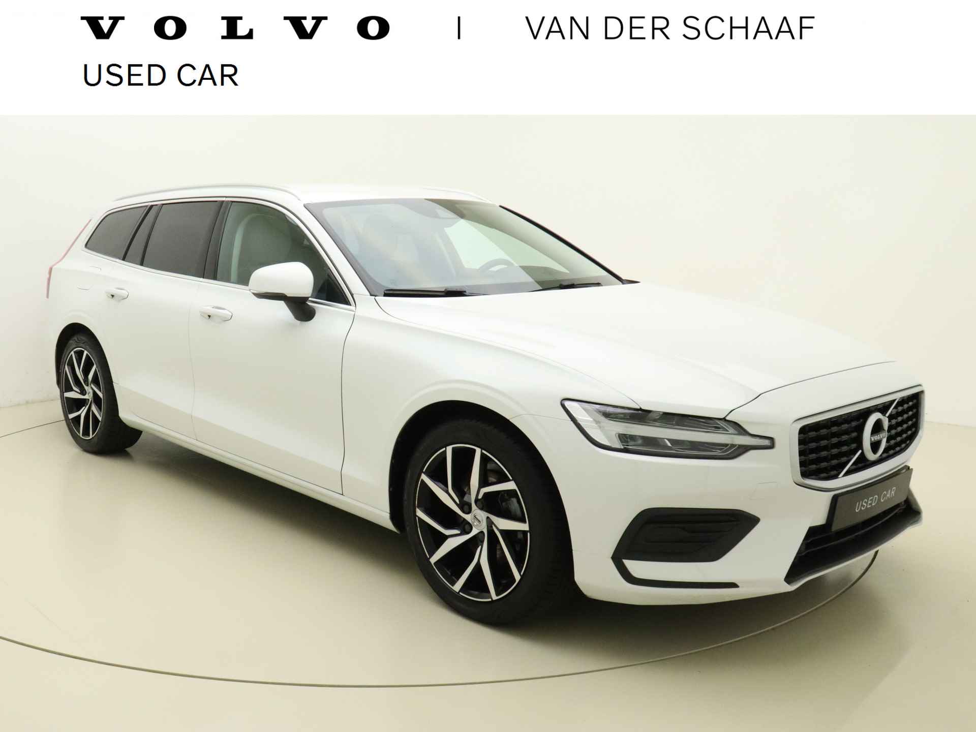 Volvo V60 D4 190pk Momentum | STOELVERWARMING | VERWARM. VOORRUIT | ELEK. TREKHAAK | 18" LM-VELGEN - 1/36