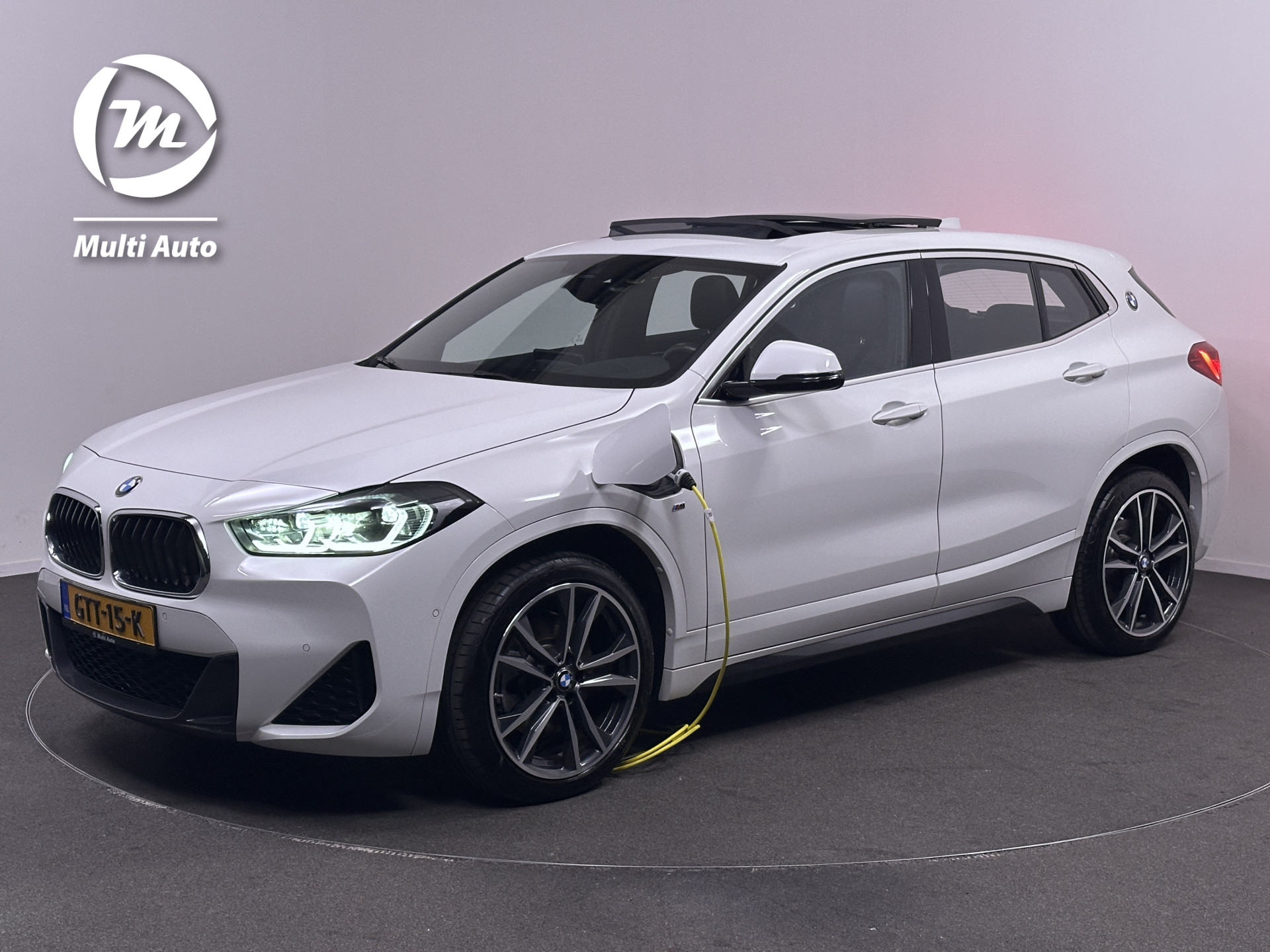 BMW X2 xDrive25e M Sport Plug In Hybrid Dealer O.H PHEV | Panodak | Adaptive Cruise | Lederen Sportstoelen Memory | Head Up | Camera | 19"L.M |  Keyless | Stuurverwarming |