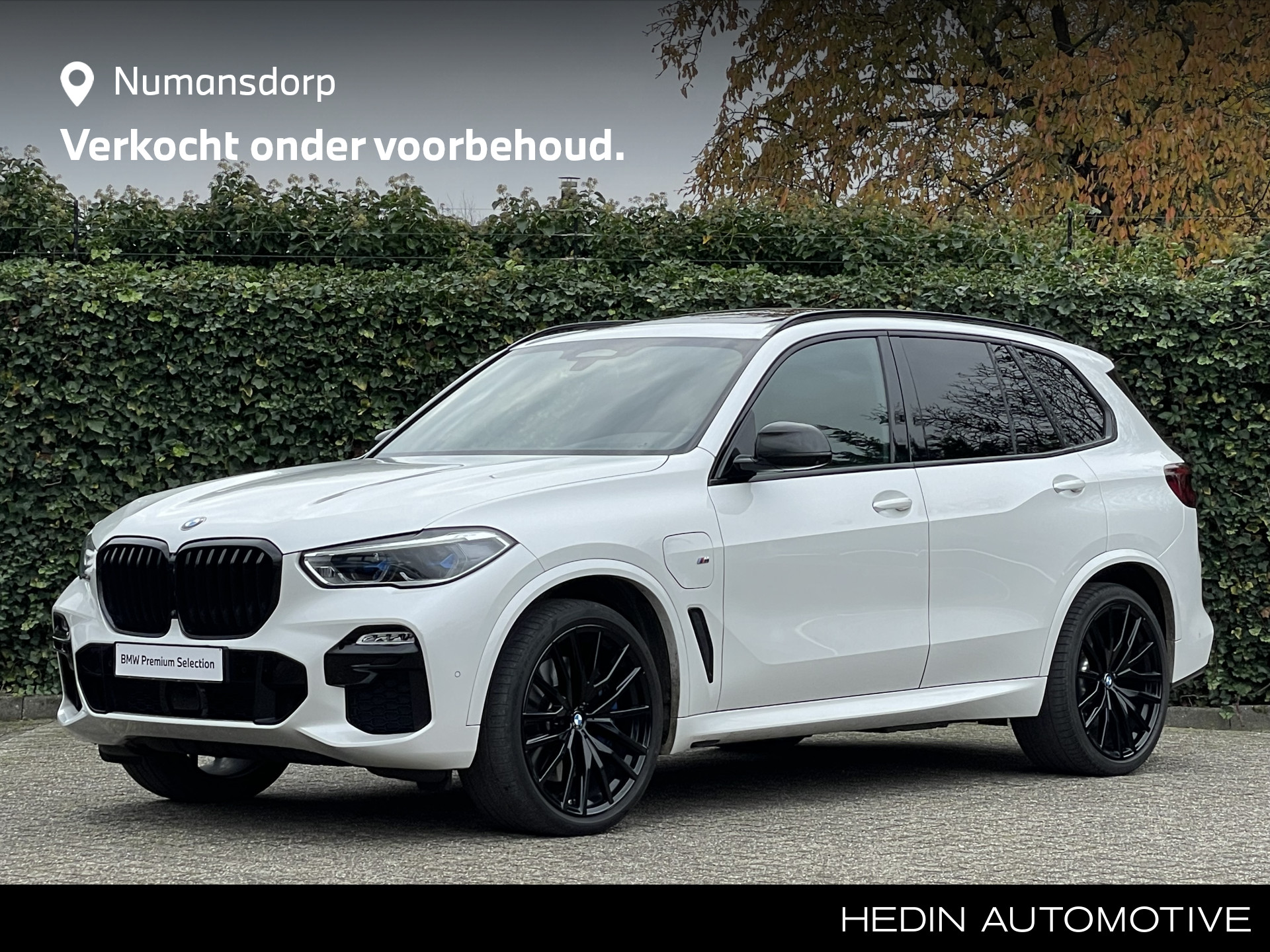 BMW X5 xDrive45e | M-Sport | Panorama | 22" | Carbon | Soft close | Co-Pilot | Comfort zetels