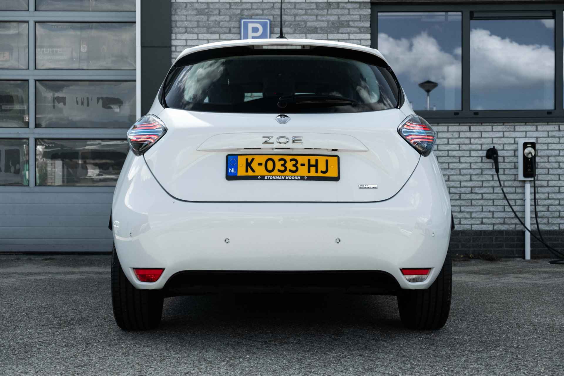 Renault ZOE R 135 PK Zen 52 kWh (ex Accu) | ECC | 400 km aktieradius | Parkeersensoren achter | plus accu € 6000,- meerprijs | incl. Bovag rijklaarpakket met 12 maanden garantie - 4/58