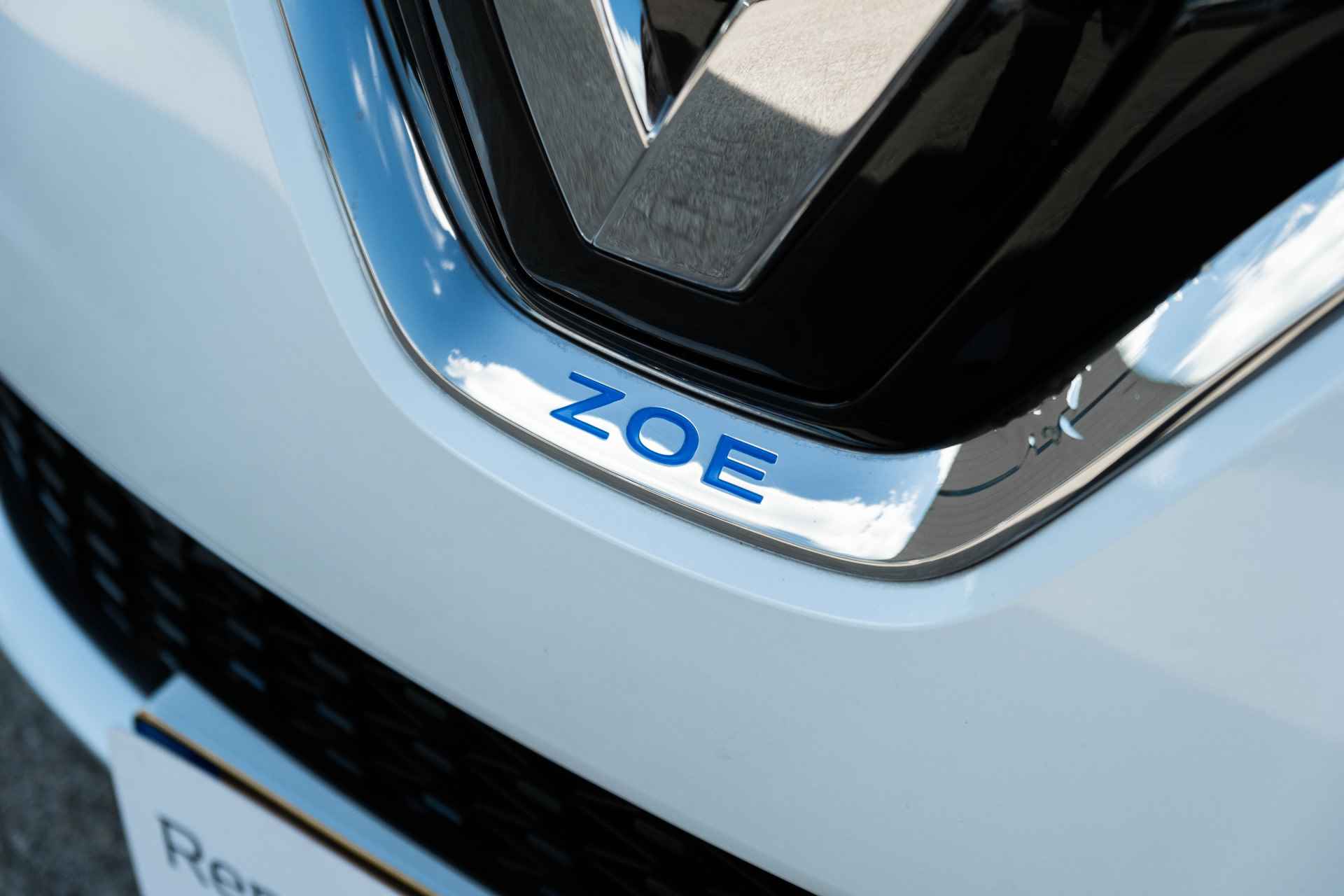 Renault ZOE R 135 PK Zen 52 kWh (ex Accu) | ECC | 400 km aktieradius | Parkeersensoren achter | plus accu € 6000,- meerprijs | incl. Bovag rijklaarpakket met 12 maanden garantie - 20/58