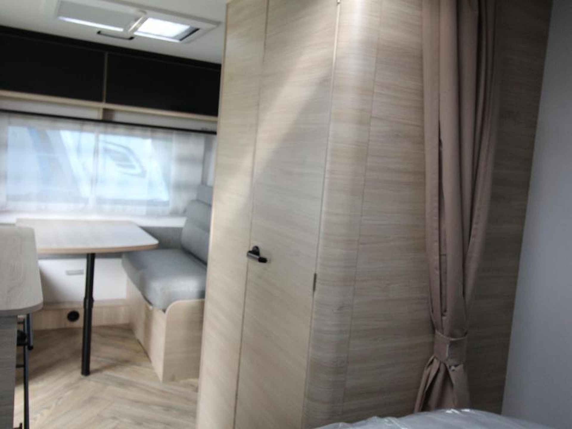 Caravelair Sport Line 480 NU MET € 2350,00 korting - 7/14