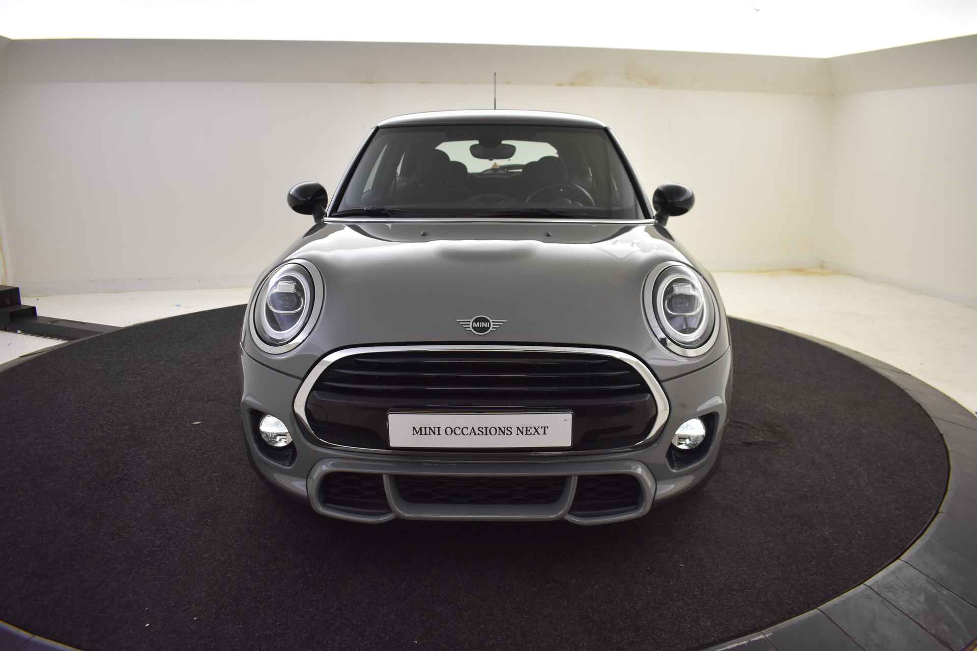 MINI Hatchback Cooper / JCW Pakket / Comfort Access / LED / Apple CarPlay / Comfortstoelen / Cruise Control - 41/42