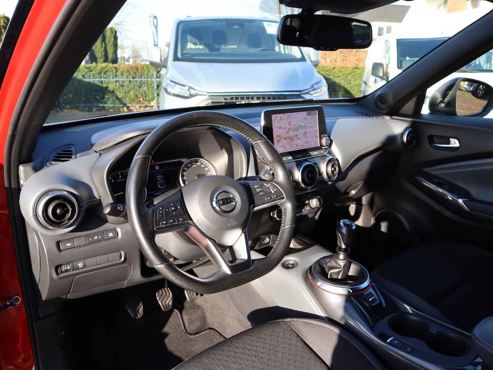 Nissan Juke 1.0 DIG-T Premiere Edition / Navigatie / Camera / Stoelverwarmin - 17/32