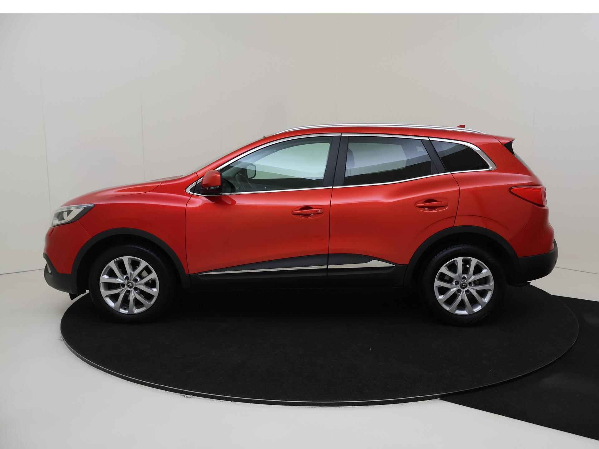 Renault Kadjar 1.2 TCe 130 PK Intens Navigatie / Climate Control / Cruise Control / Parkeersensoren Voor en Achter / Camera Achter / Stoelverwarming - 2/28