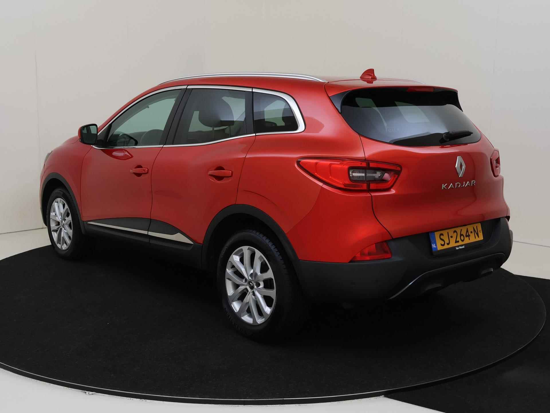 Renault Kadjar 1.2 TCe 130 PK Intens Navigatie / Climate Control / Cruise Control / Parkeersensoren Voor en Achter / Camera Achter / Stoelverwarming - 4/28