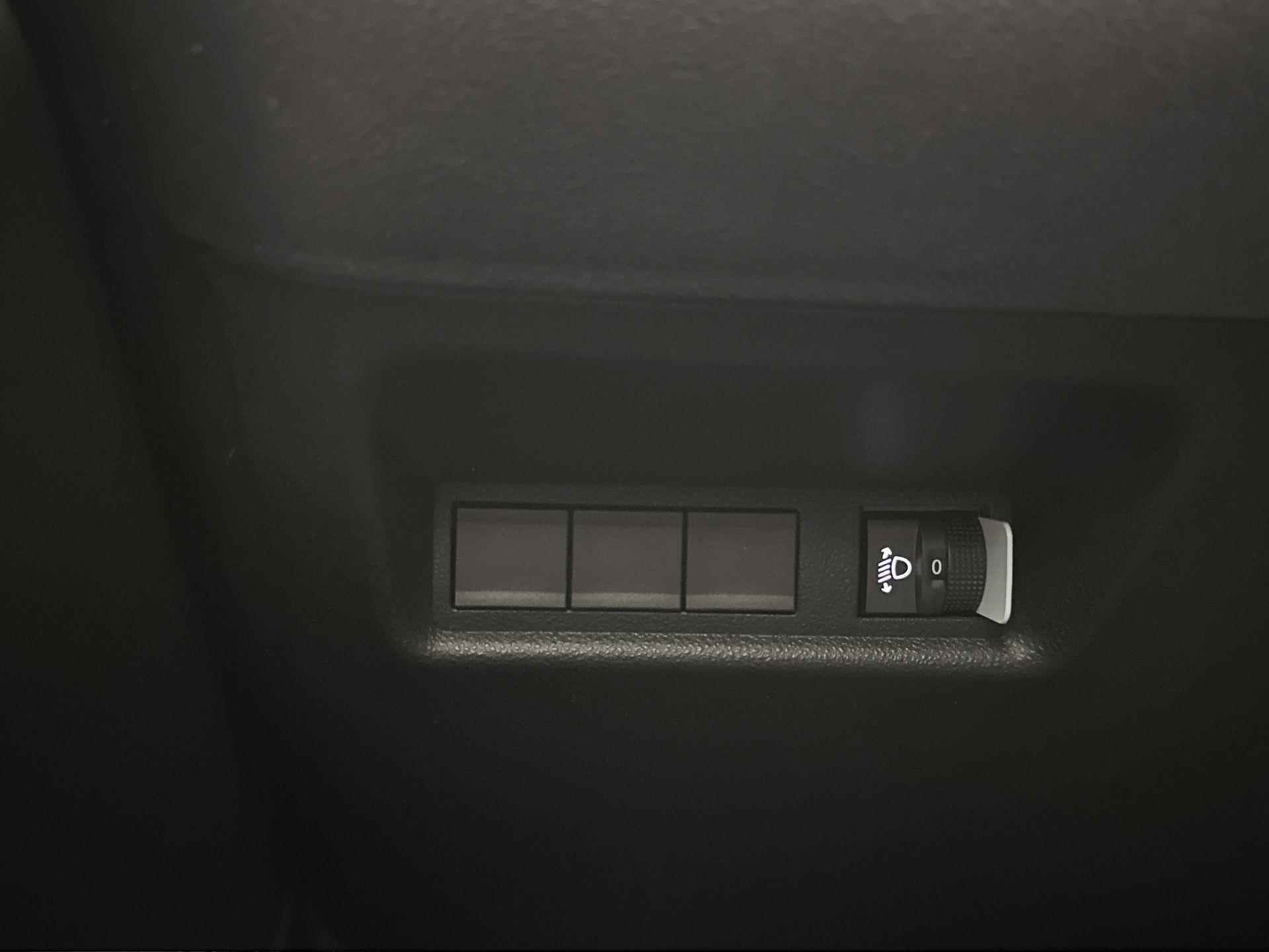 Fiat 600 1.2 Hybrid 100 La Prima Navigatie | Achteruitrijcamera | Kunstlederen Bekleding | Voorstoelen Verwarmd | Keyless Entry/Start | Elektrische Achterklep met Sensor | Dodehoek Detectie | Adaptieve Cruise Control | 18" Lichtmetalen Velgen | Apple Carplay/Android Auto | - 12/35