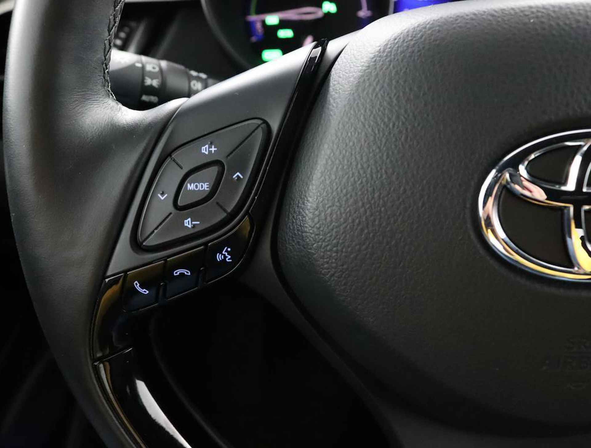 Toyota C-HR 1.8 Hybrid Style Ultimate | Navigatie | Parkeer sensoren voor + achter | Stoelverwarming | Stuurwielverwarming | JBL audio | - 16/48