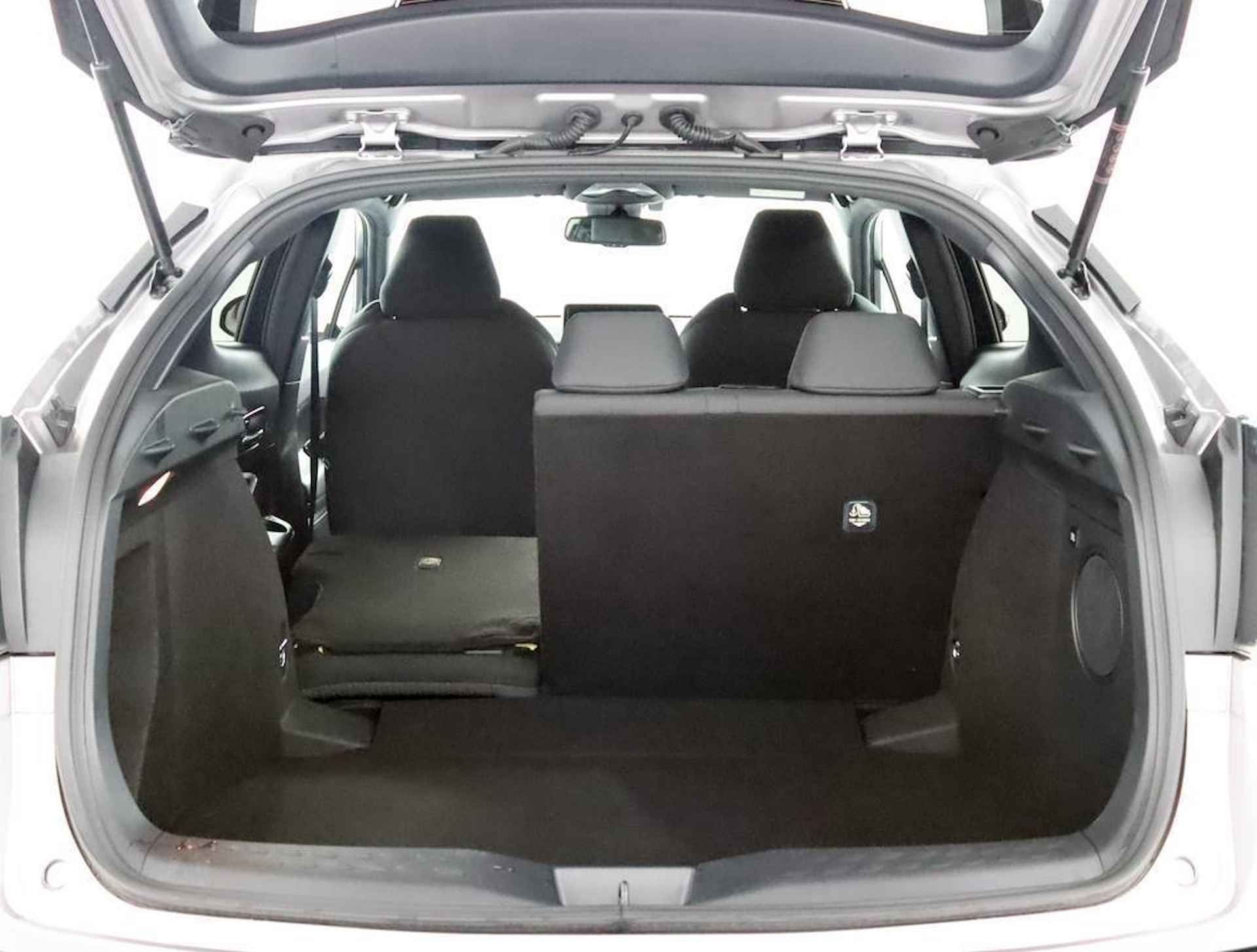 Toyota C-HR 1.8 Hybrid Style Ultimate | Navigatie | Parkeer sensoren voor + achter | Stoelverwarming | Stuurwielverwarming | JBL audio | - 20/48