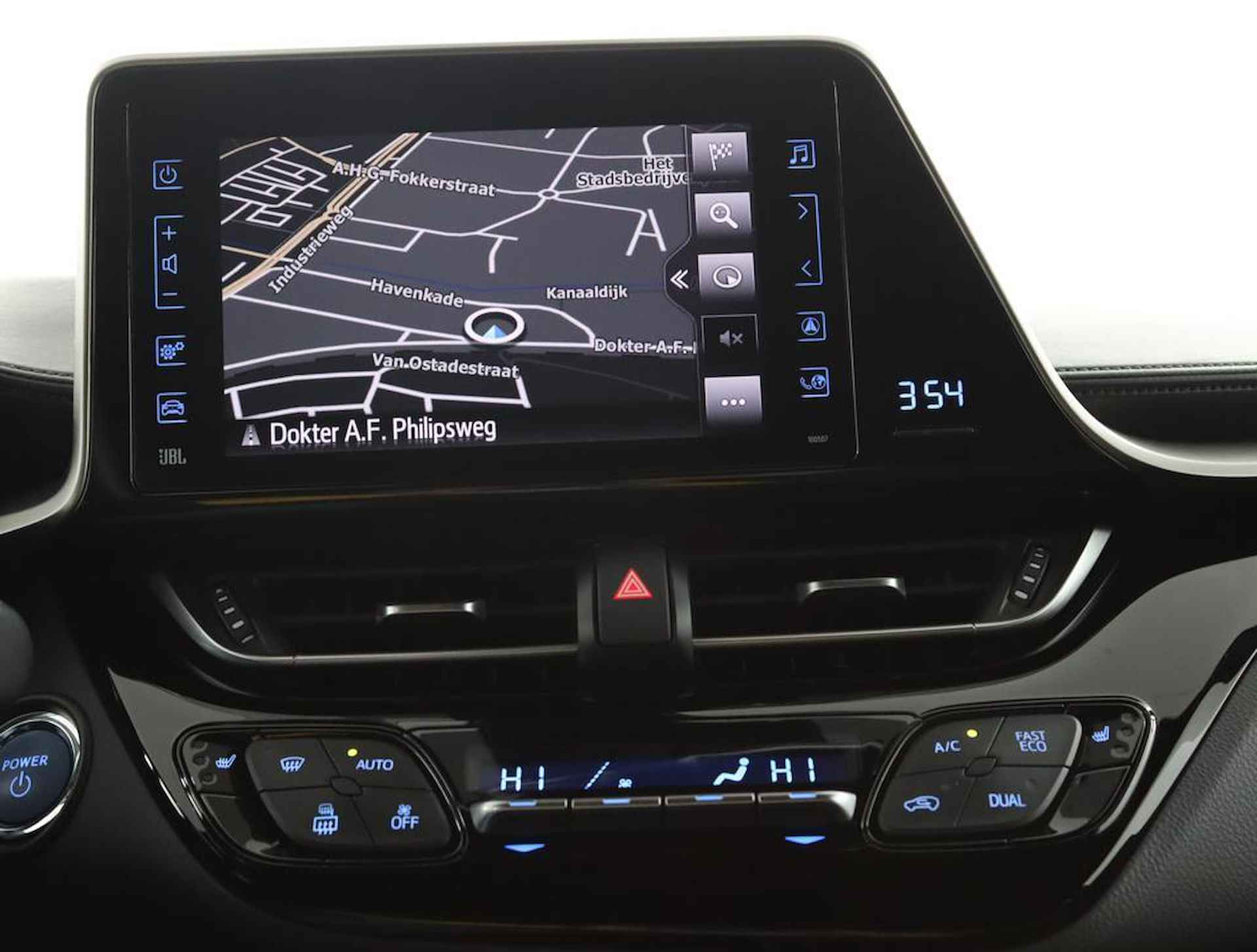 Toyota C-HR 1.8 Hybrid Style Ultimate | Navigatie | Parkeer sensoren voor + achter | Stoelverwarming | Stuurwielverwarming | JBL audio | - 23/48