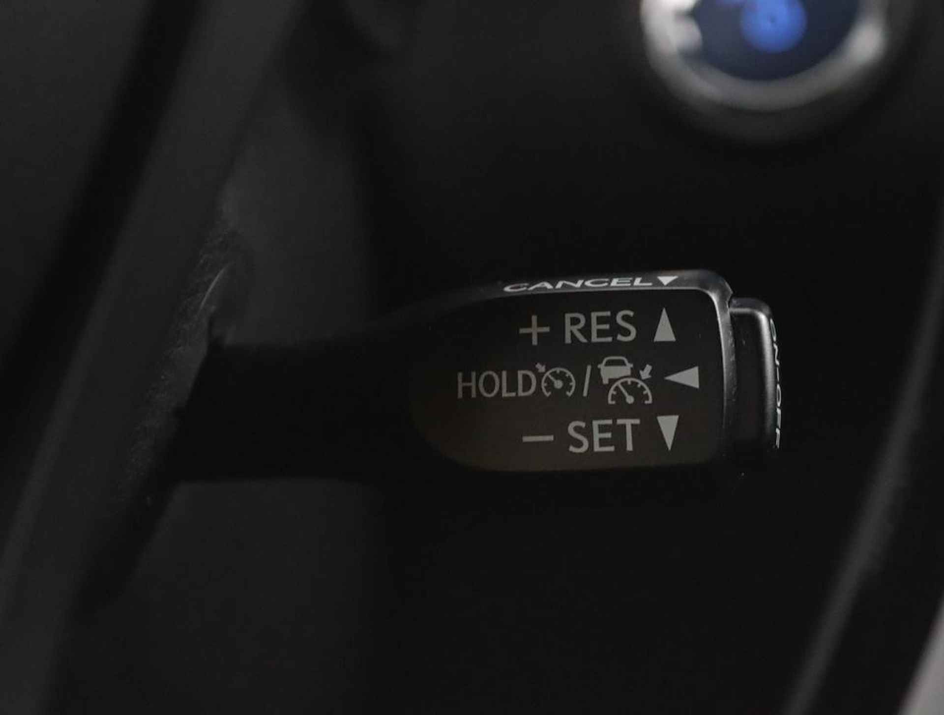 Toyota C-HR 1.8 Hybrid Style Ultimate | Navigatie | Parkeer sensoren voor + achter | Stoelverwarming | Stuurwielverwarming | JBL audio | - 42/48