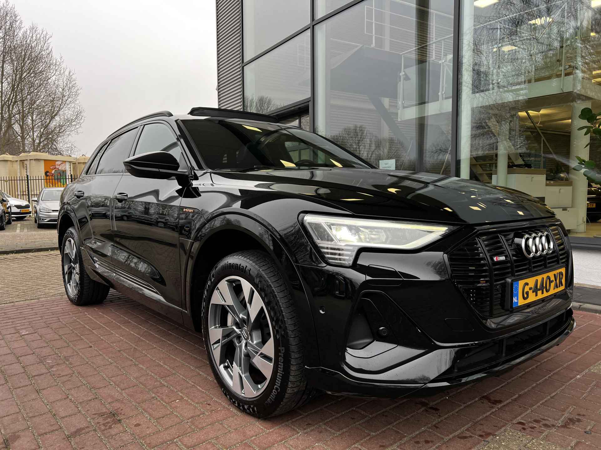 Audi e-tron e-tron 50 quattro Launch edition Black 71 kWh Met/allic/ Digitale Cockpit/ Led/ Panoramadak / S line Int. + Ext. / Elec. Klep/ Camera/ Clima/ Navi/  Parkeersensoren / 20 lmv - 5/38