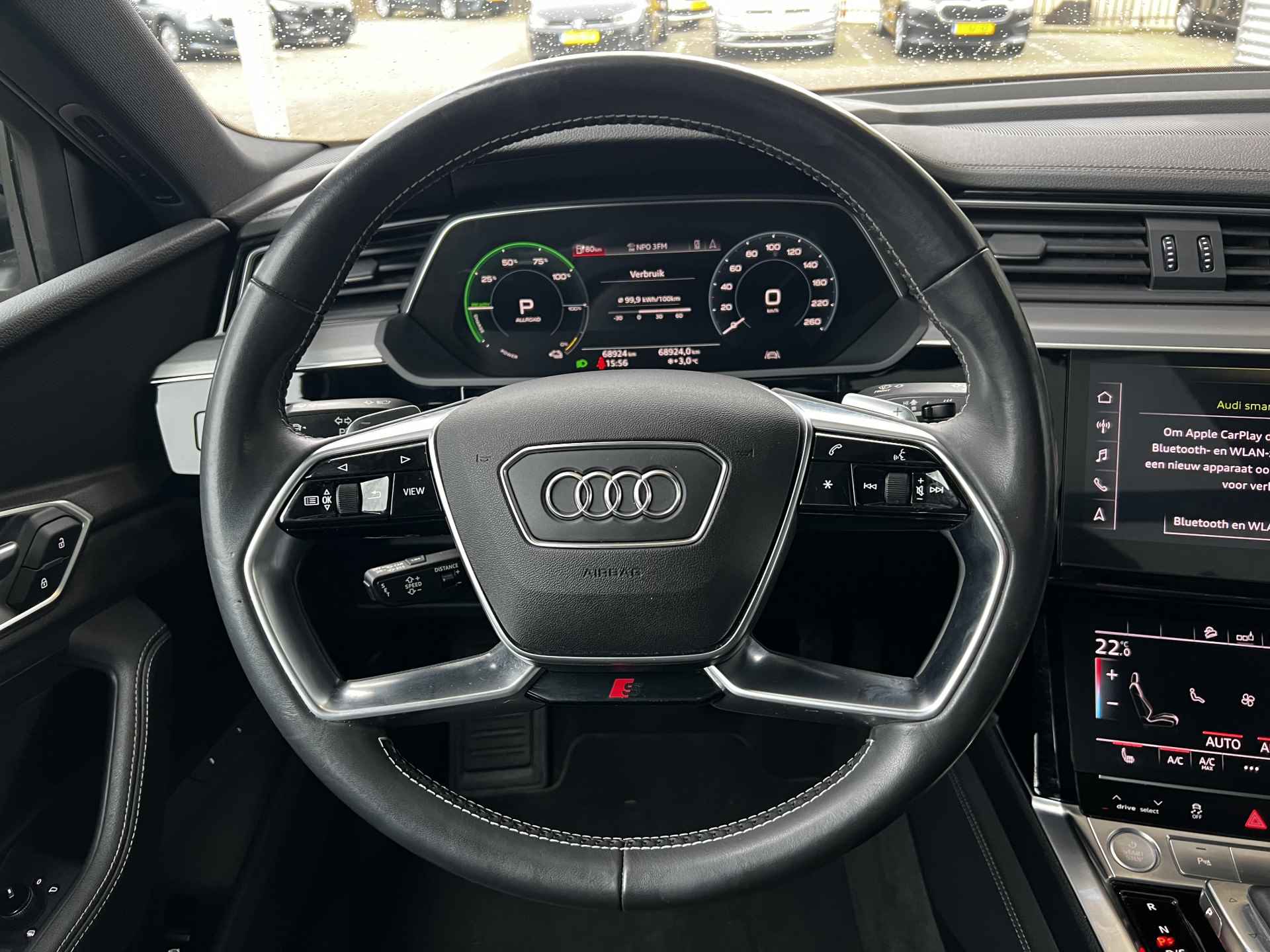 Audi e-tron e-tron 50 quattro Launch edition Black 71 kWh Met/allic/ Digitale Cockpit/ Led/ Panoramadak / S line Int. + Ext. / Elec. Klep/ Camera/ Clima/ Navi/  Parkeersensoren / 20 lmv - 27/38