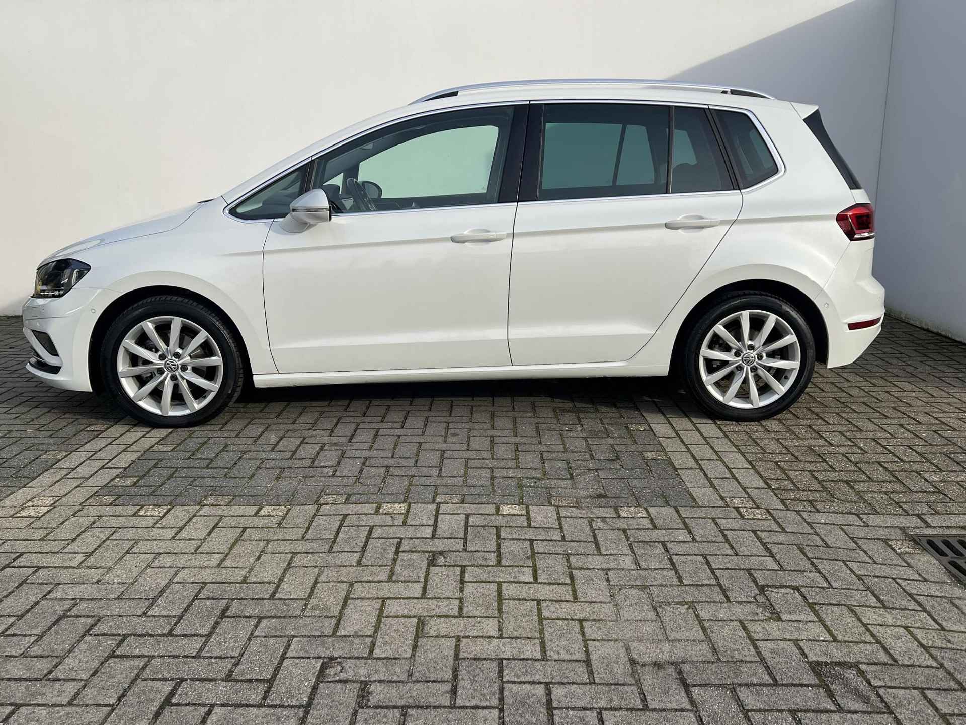 Volkswagen Golf Sportsvan 1.5 TSI ACT Highline | PANORAMADAK | NL AUTO | AFNEEMBARE TREKHAAK | NAVI | STOELVERWARMING | KEYLESS ENTRY | PARK ASSIST | - 12/35