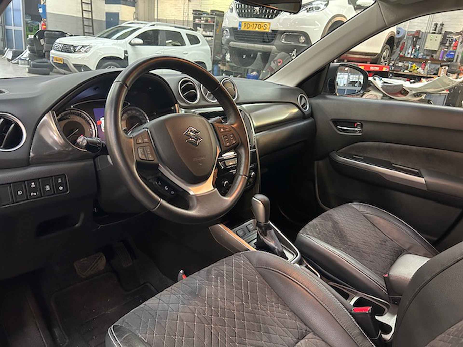 SUZUKI Vitara 1.4 Boosterjet 140pk Aut Stijl | Schuif- Kanteldak | Afn. trekhaak | Apple carplay / Android auto | Cruise control | Pdc V+A | N AP | Rijklaar prijs! - 13/24