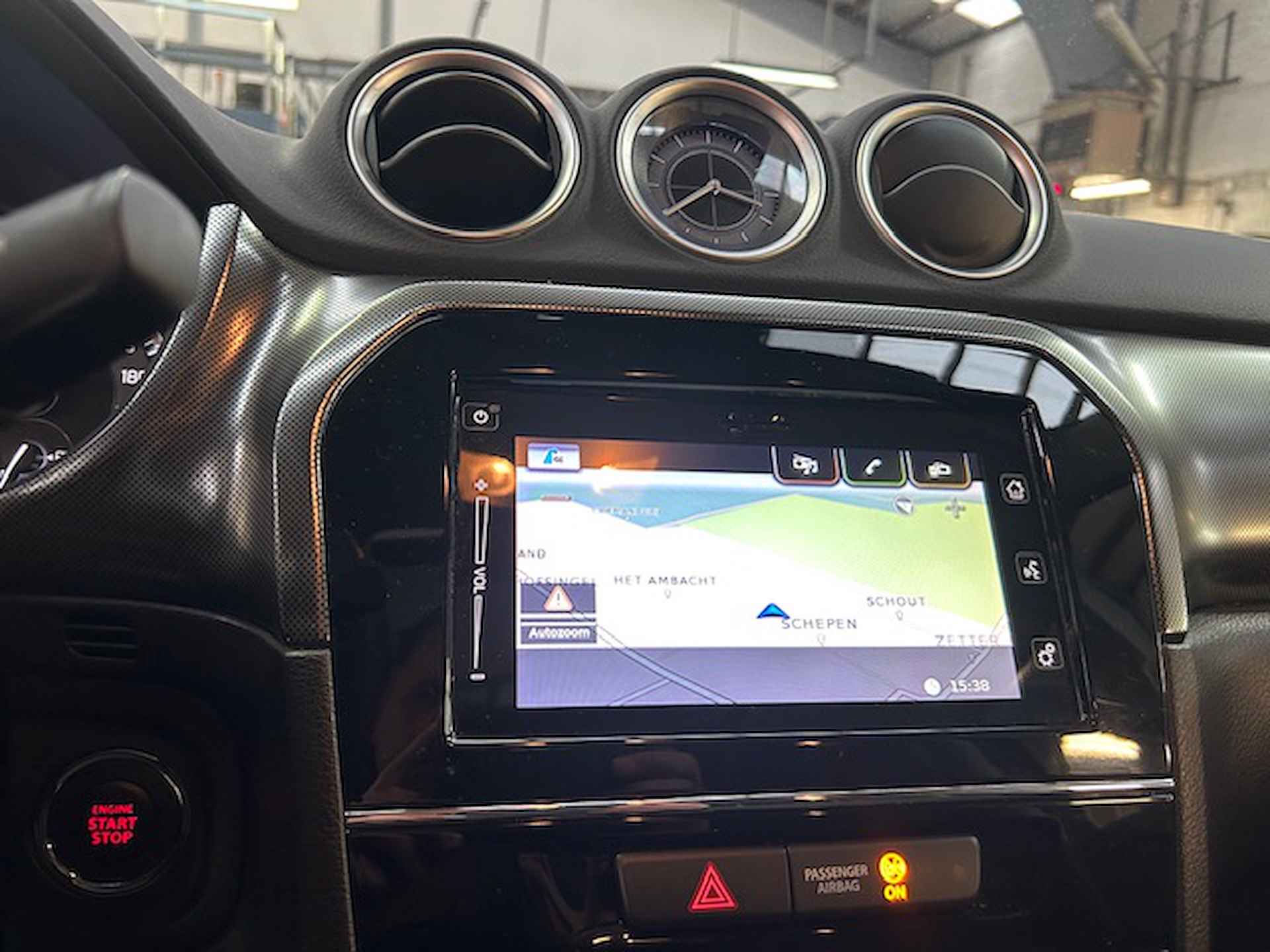 SUZUKI Vitara 1.4 Boosterjet 140pk Aut Stijl | Schuif- Kanteldak | Afn. trekhaak | Apple carplay / Android auto | Cruise control | Pdc V+A | N AP | Rijklaar prijs! - 20/24