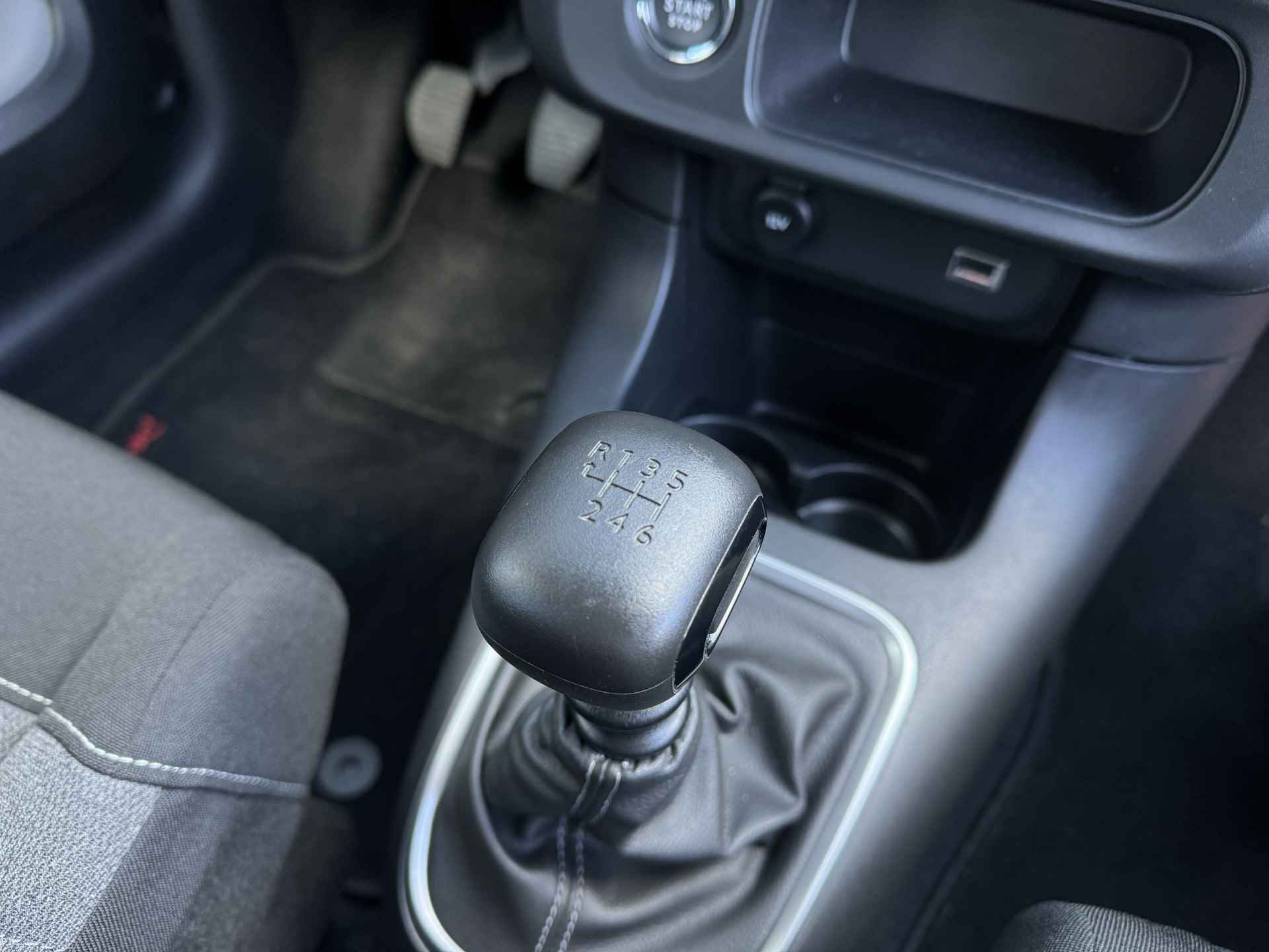 Citroën C3 1.2 PureTech Shine | Cruise Control | Camera | PDC V/A | Keyless | Navi - 21/35