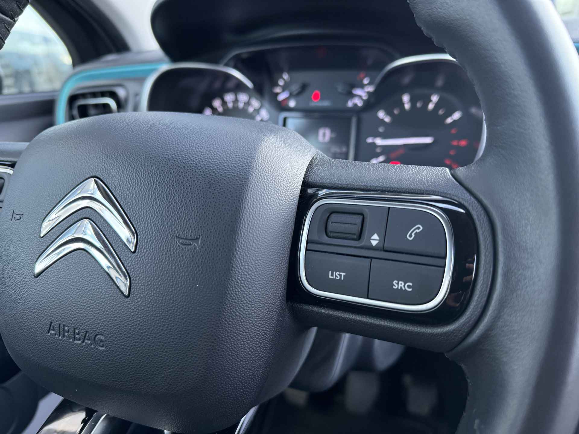Citroën C3 1.2 PureTech Shine | Cruise Control | Camera | PDC V/A | Keyless | Navi - 31/35