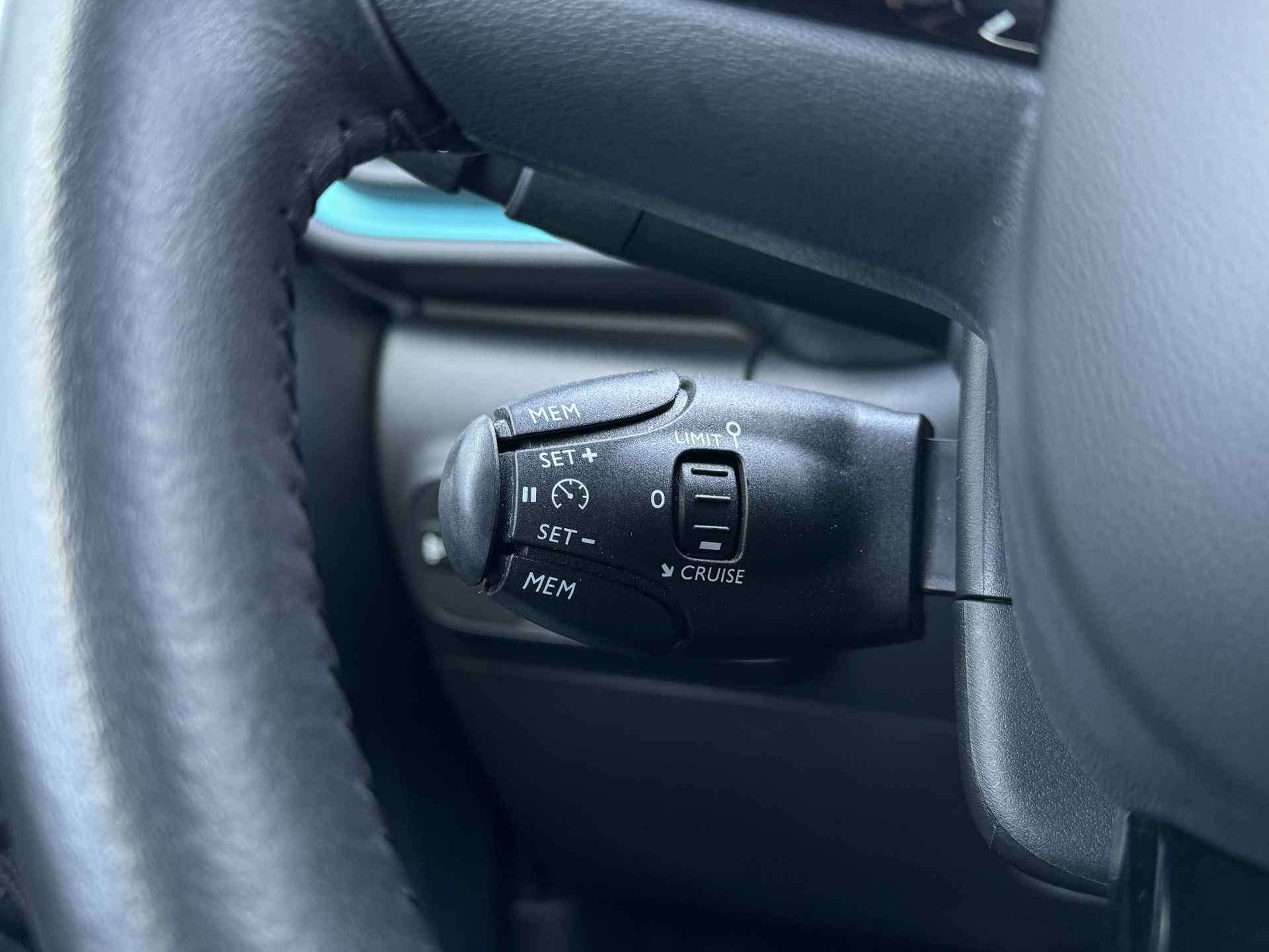 Citroën C3 1.2 PureTech Shine | Cruise Control | Camera | PDC V/A | Keyless | Navi - 33/35