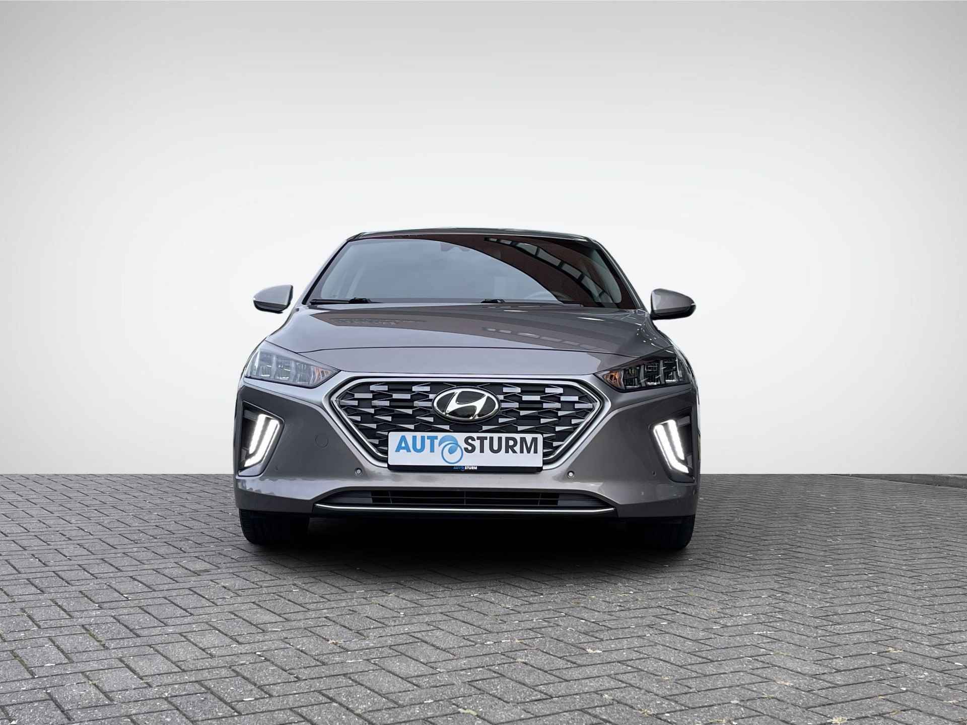 Hyundai IONIQ 1.6 GDi Comfort Plus | Adapt. Cruise Control | Apple Carplay/Android Auto | Keyless Entry | Navigatie | Camera | Premium Audio | Rijklaarprijs! - 2/26