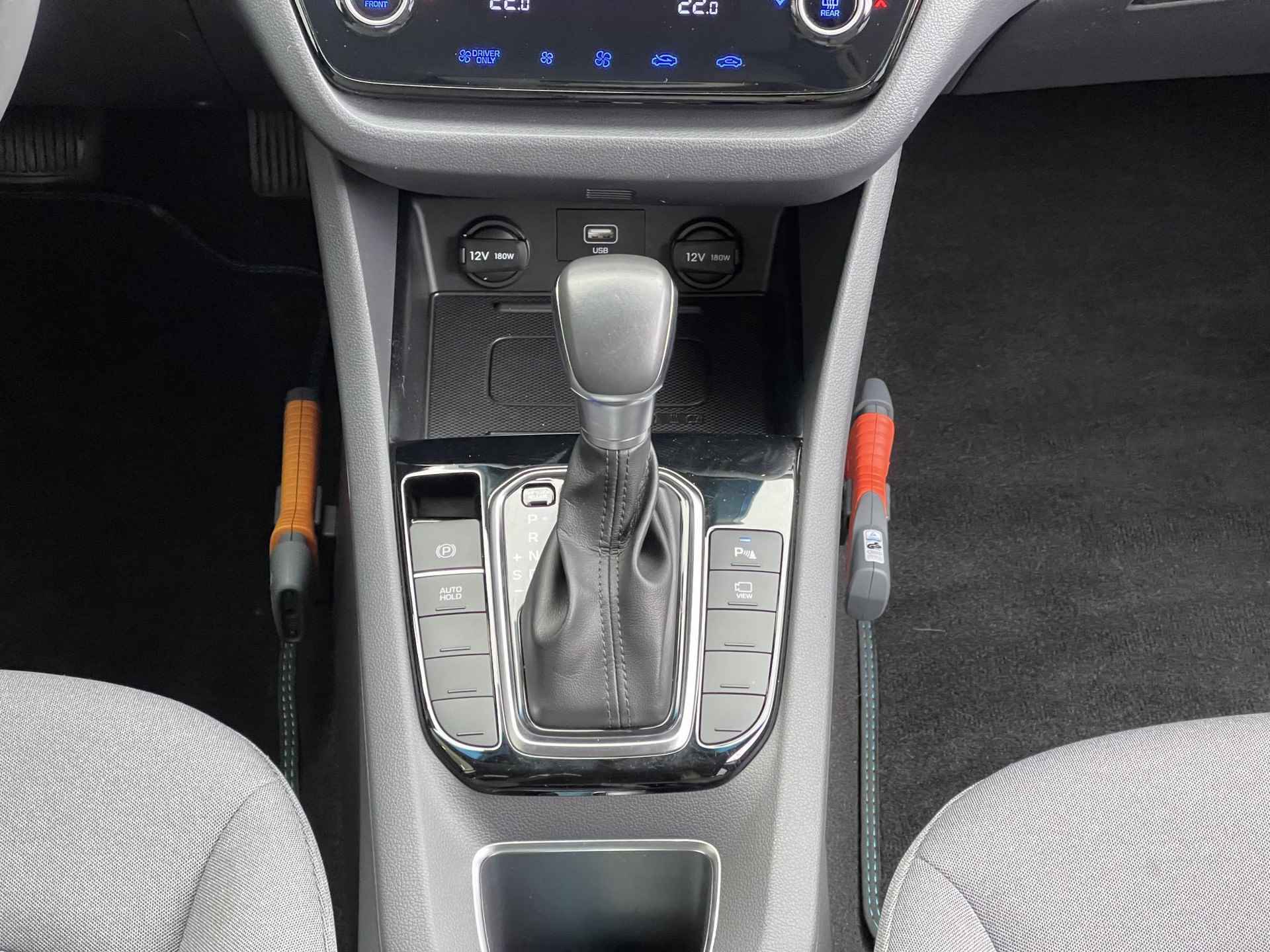 Hyundai IONIQ 1.6 GDi Comfort Plus | Adapt. Cruise Control | Apple Carplay/Android Auto | Keyless Entry | Navigatie | Camera | Premium Audio | Rijklaarprijs! - 17/26