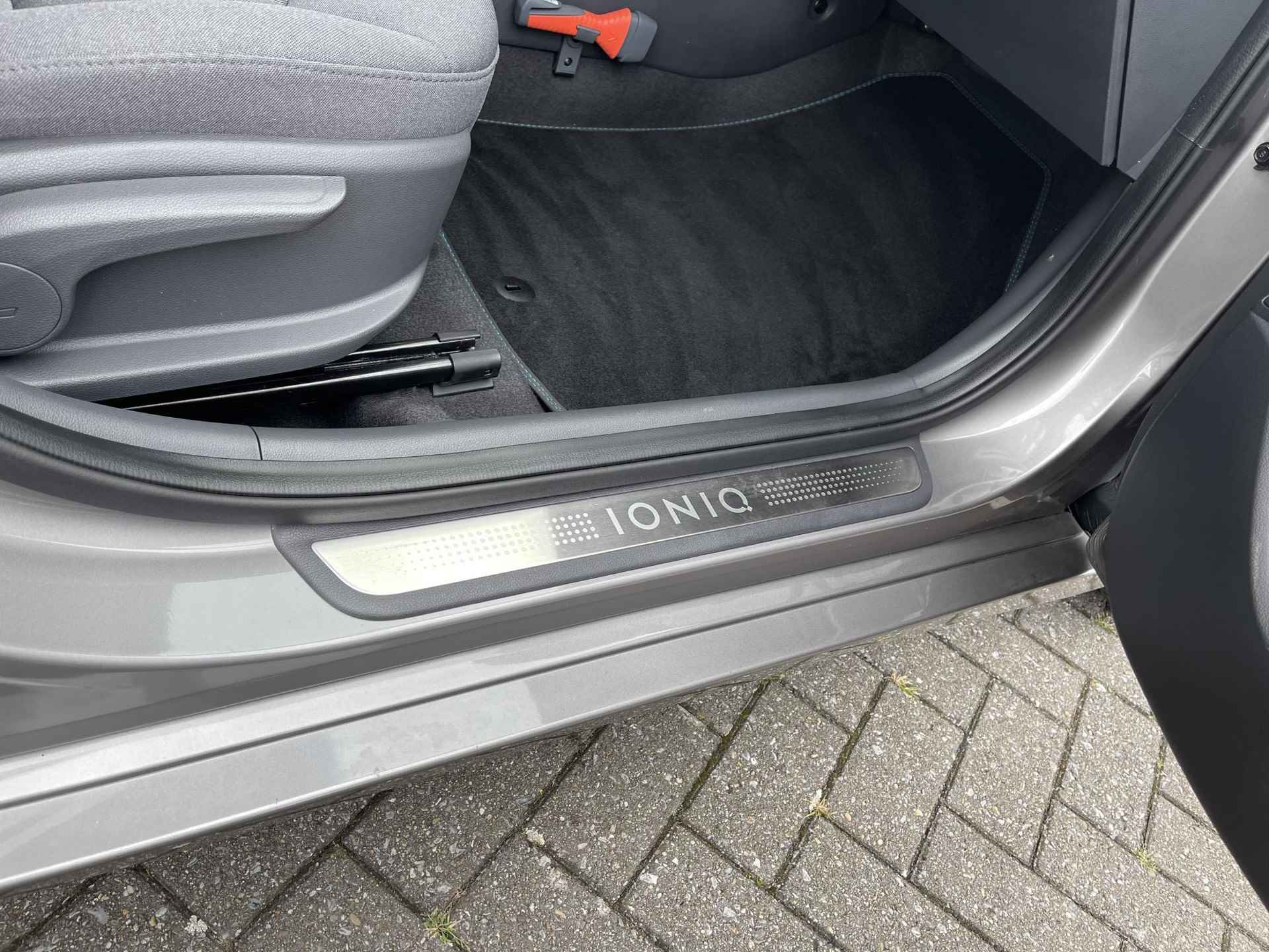 Hyundai IONIQ 1.6 GDi Comfort Plus | Adapt. Cruise Control | Apple Carplay/Android Auto | Keyless Entry | Navigatie | Camera | Premium Audio | Rijklaarprijs! - 23/26