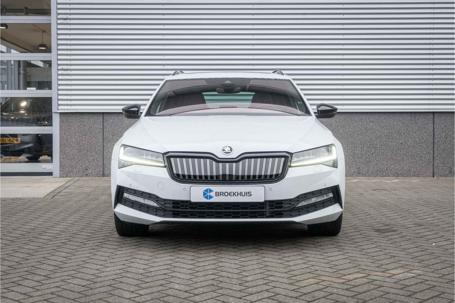 Škoda Superb Combi 1.4 TSI iV 218PK PHEV Sportline Business |Pan-dak| 19 Inch| Comfort en Functie Pakket| - 3/48