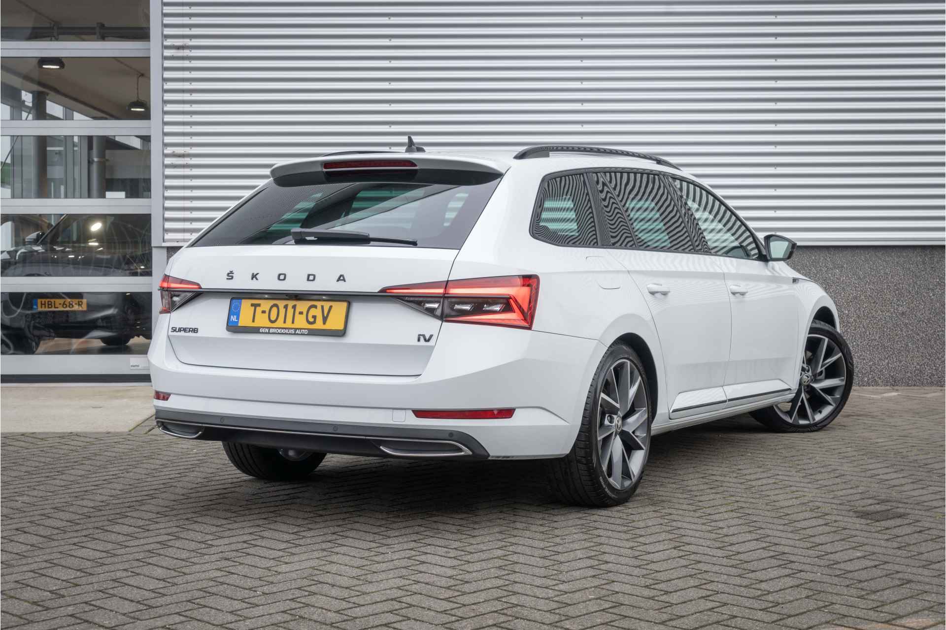 Škoda Superb Combi 1.4 TSI iV 218PK PHEV Sportline Business |Pan-dak| 19 Inch| Comfort en Functie Pakket| - 13/48