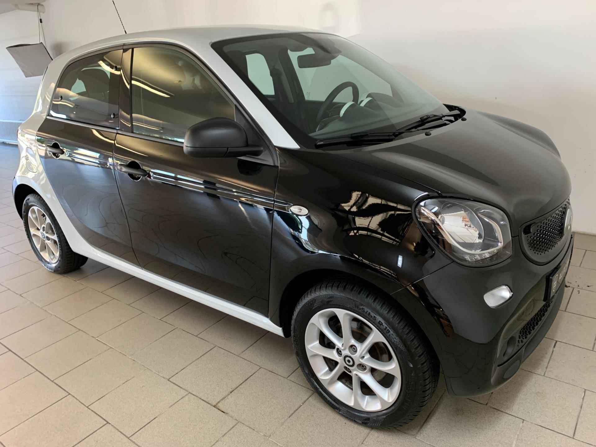 Smart Forfour 1.0 Business Solution AIRCO CLIMA CRUISE METALLIC LAK LAGE KM STAND NIEUWSTAAT - 8/30