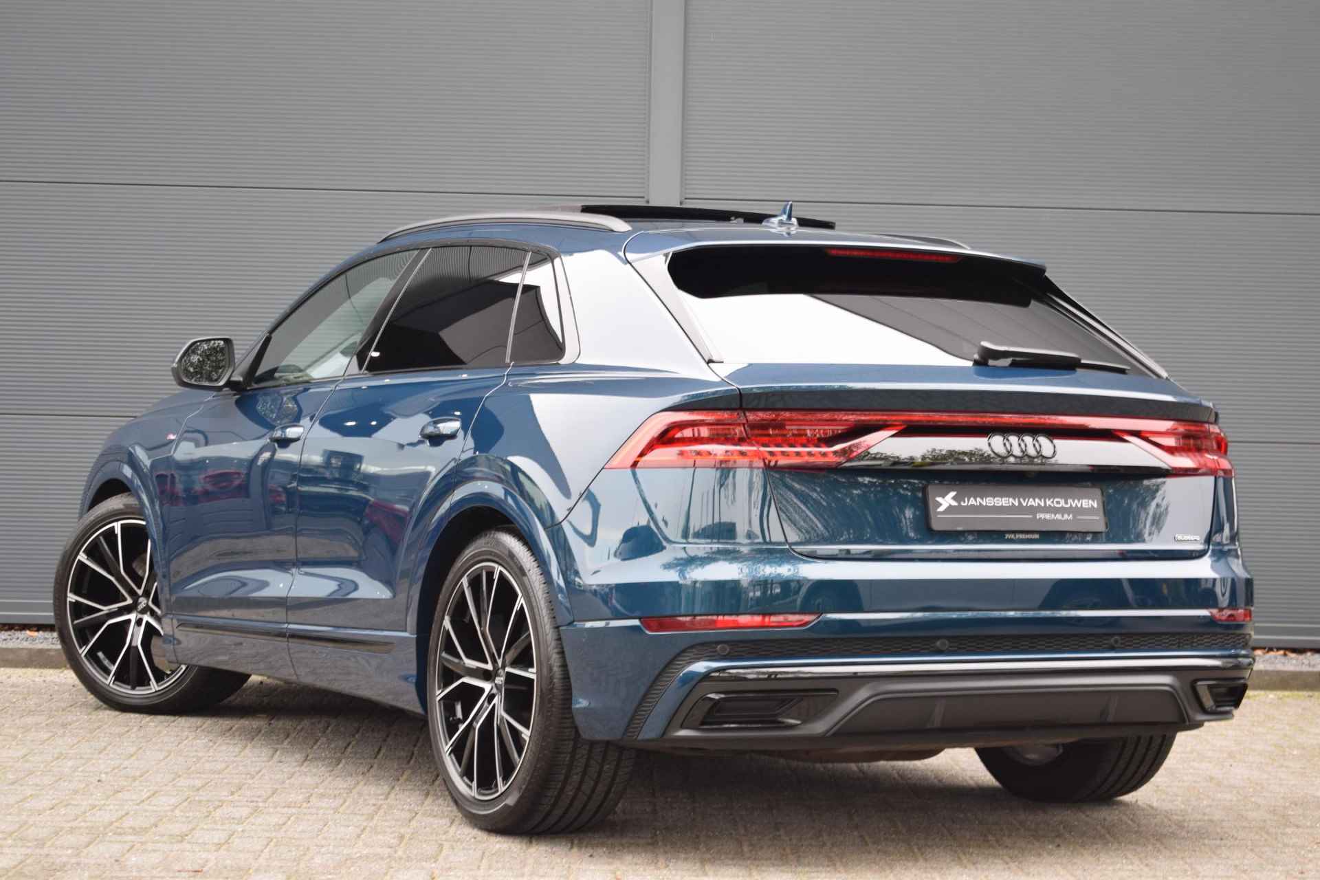 Audi Q8 55 TFSI quattro Pro Line Plus / S-Line / Panoramadak / Stoelventilatie / 22'' inch - 4/66