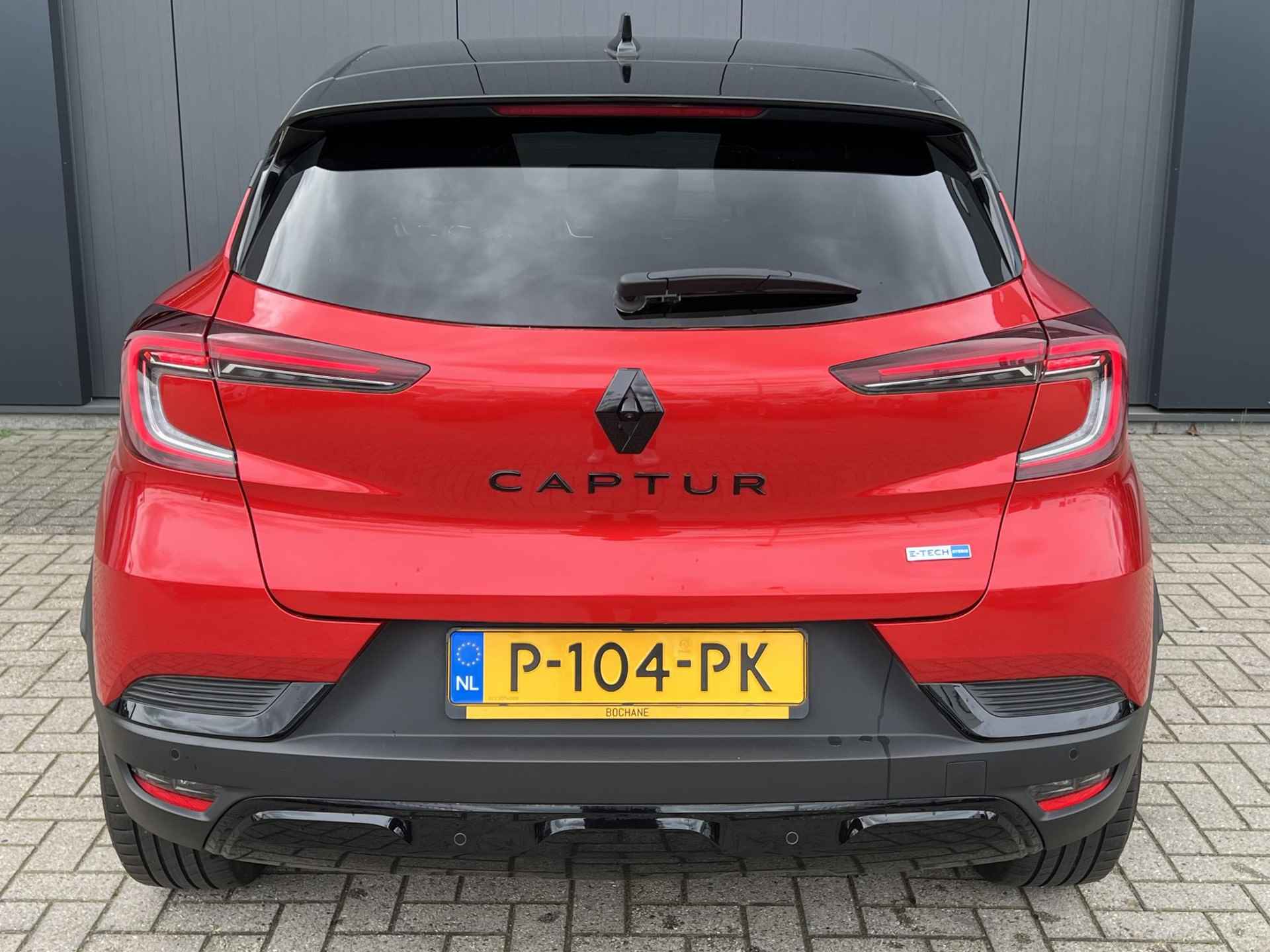 Renault Captur 1.6 E-Tech Hybrid 145 Rive Gauche , NL-Auto, Navigatie, Achteruitrijcamera, Climate Control, Cruise Control, Lichtmetaal 18'', LED, Parkeersensoren - 12/31