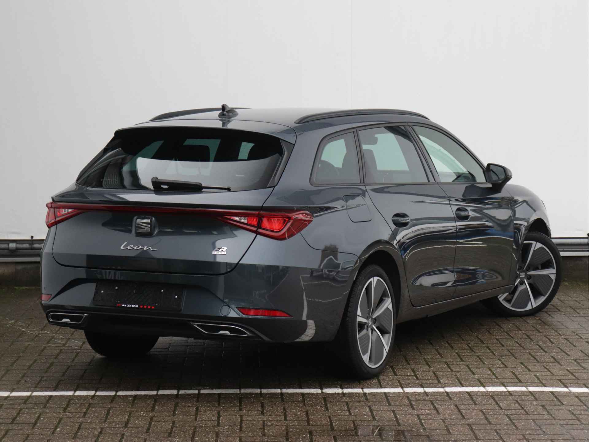 SEAT Leon Sportstourer 1.4 TSI 204pk eHybrid PHEV FR Automaat | Navigatie | Wegklapbare Trekhaak | Stoel- & Stuurverwarming | Keyless | - 5/39