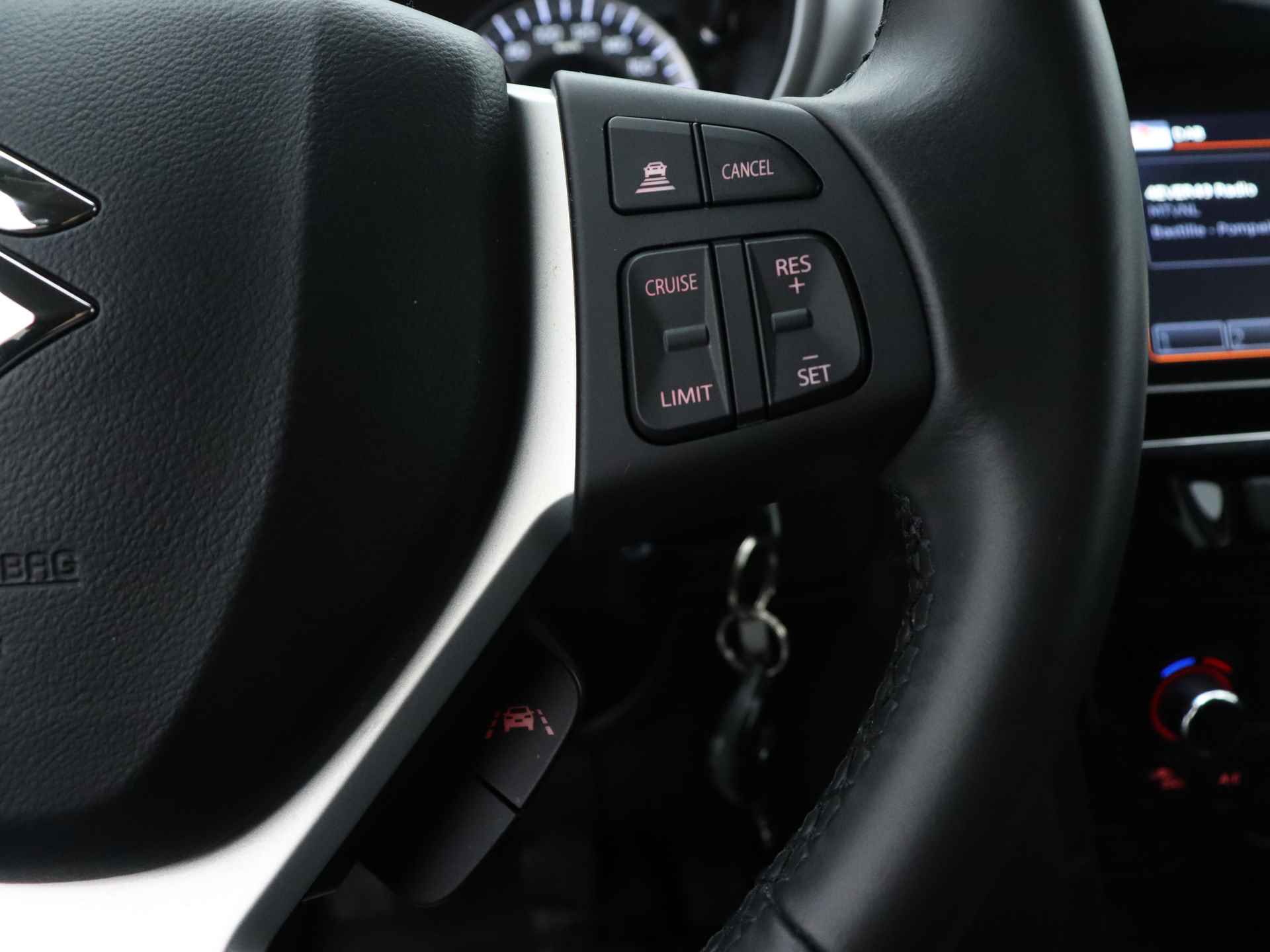 Suzuki Vitara 1.4 Boosterjet Select Smart Hybrid | Navigatie | Achteruitrijcamera | Climate Control | Adaptive Cruise Control | Stoelverwarming | - 18/38