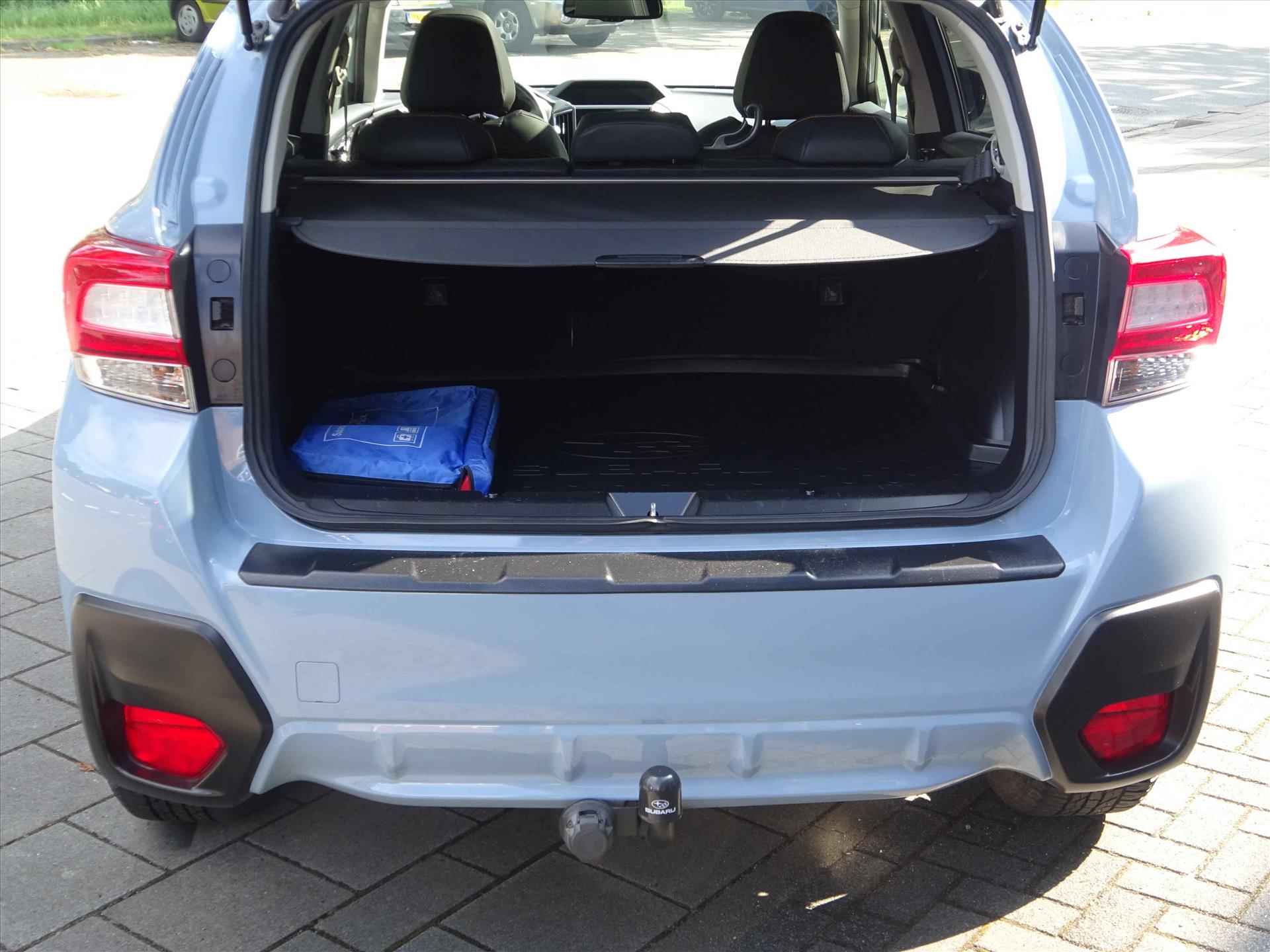 Subaru Xv 2.0i e-BOXER 150pk CVT Premium | Leder | Trekh. | Navi | Schuif-kantelkdak | NAP | All season Banden - 12/42