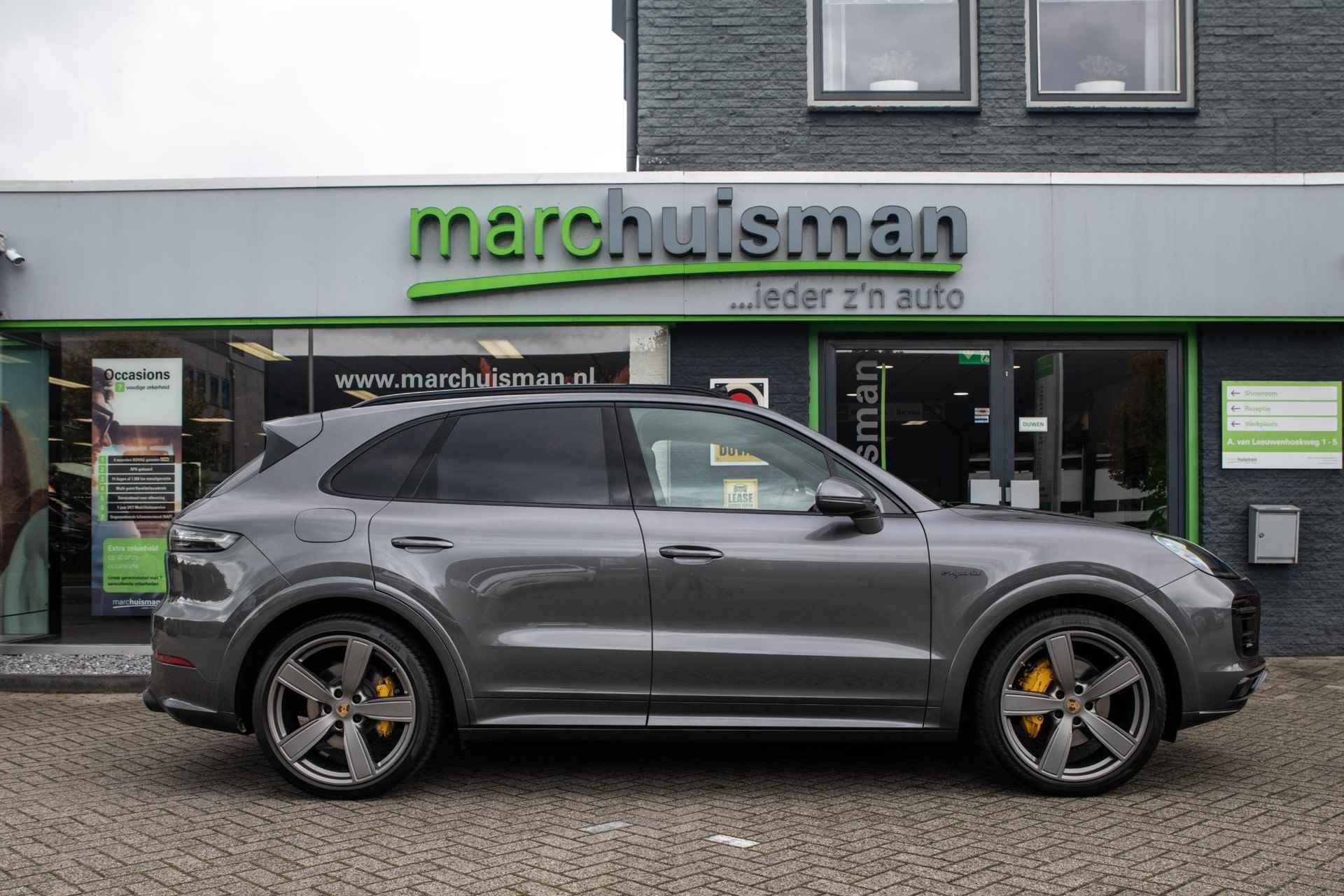 Porsche Cayenne 3.0 E-Hybrid / PANODAK / AKRAPOVIC / SP. DESIGN / SP. CHRONO - 3/61