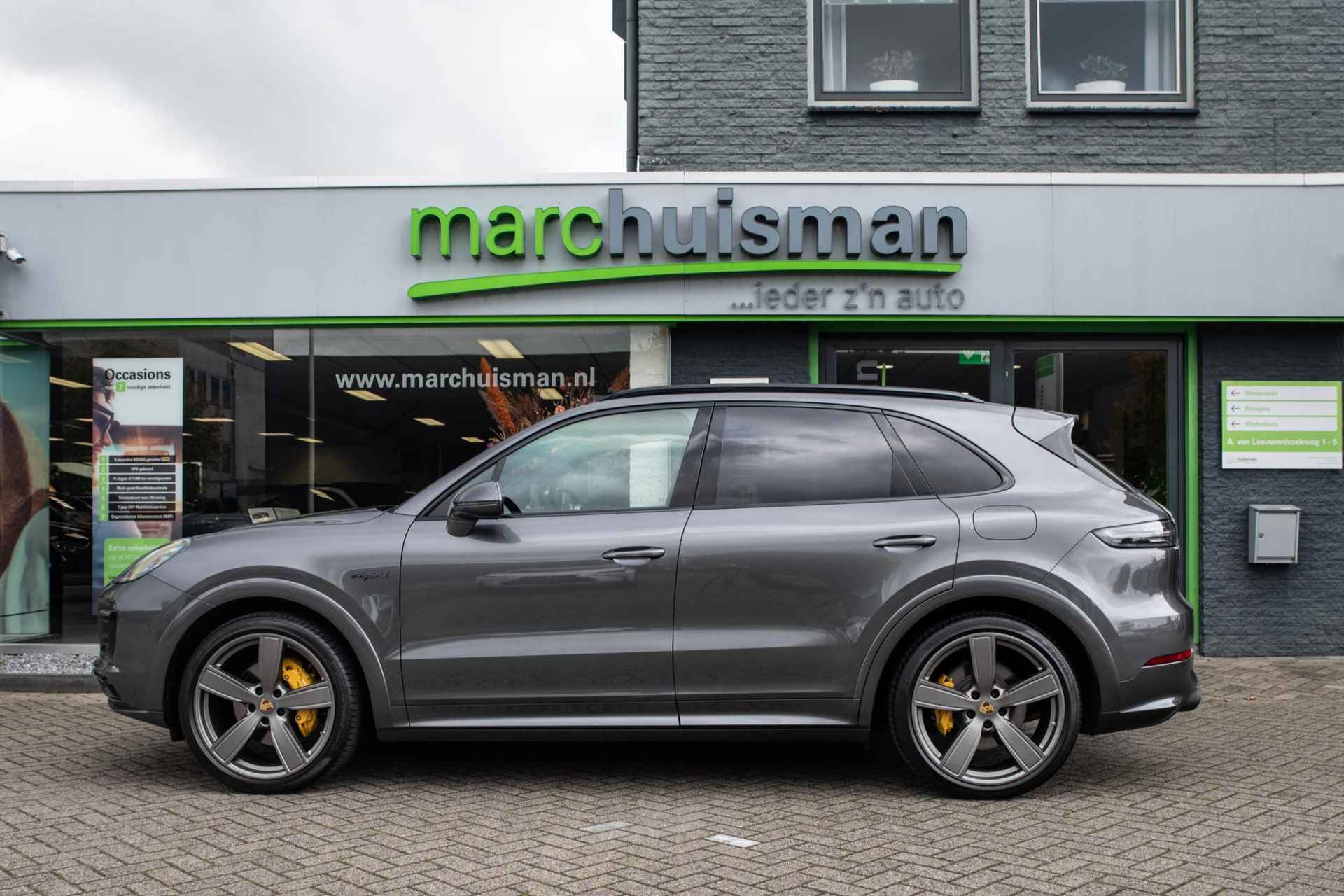 Porsche Cayenne 3.0 E-Hybrid / PANODAK / AKRAPOVIC / SP. DESIGN / SP. CHRONO - 20/61