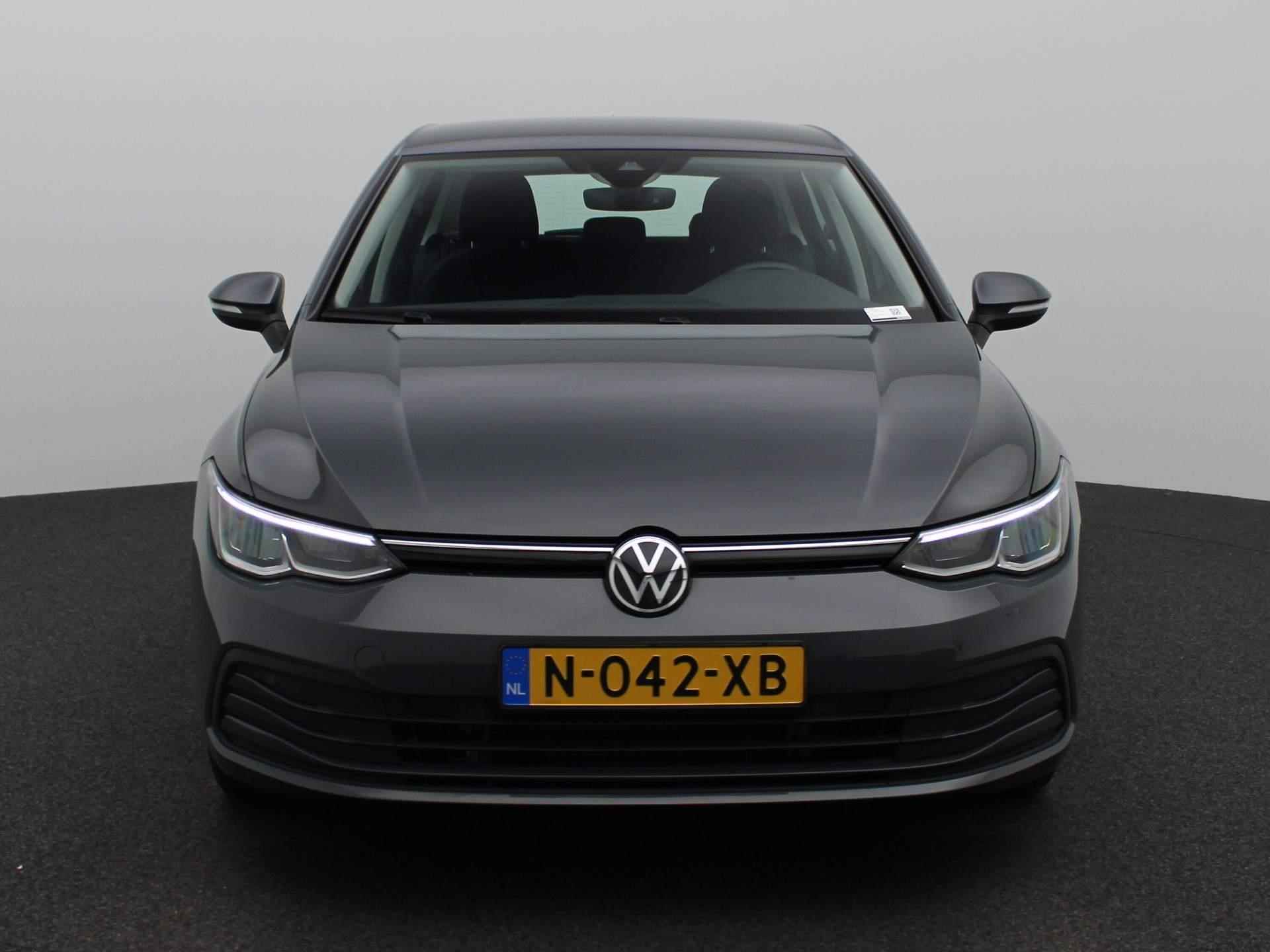Volkswagen Golf 1.0 eTSI Life  | Automaat | Led | Navigatie | Parkeersensoren Voor/achter | 16 Inch Velgen | Airco | Cruise Control | - 3/37