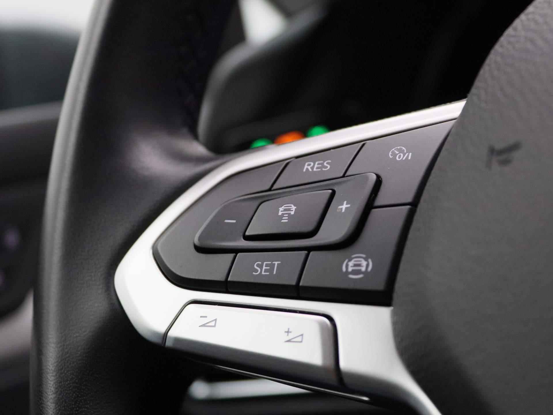 Volkswagen Golf 1.0 eTSI Life  | Automaat | Led | Navigatie | Parkeersensoren Voor/achter | 16 Inch Velgen | Airco | Cruise Control | - 19/37