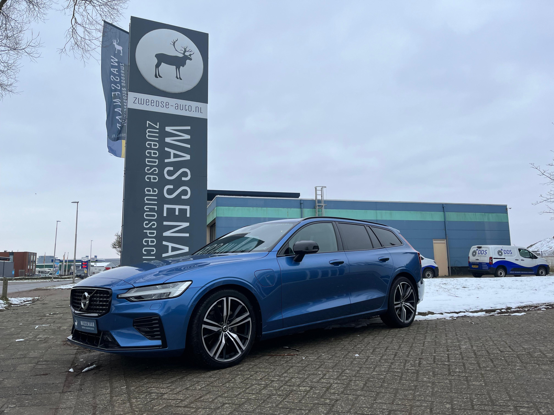 Volvo V60 T6 Recharge AWD R-Design | Rijklaarprijs | Pano dak | Trekhaak |