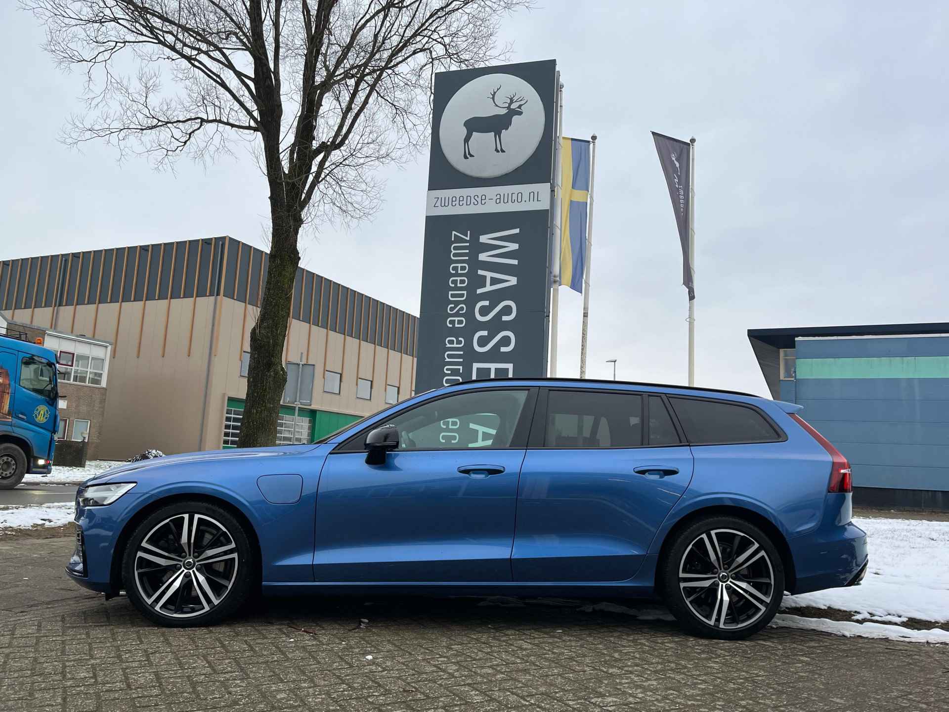 Volvo V60 T6 Recharge AWD R-Design | Rijklaarprijs | Pano dak | Trekhaak | - 2/10