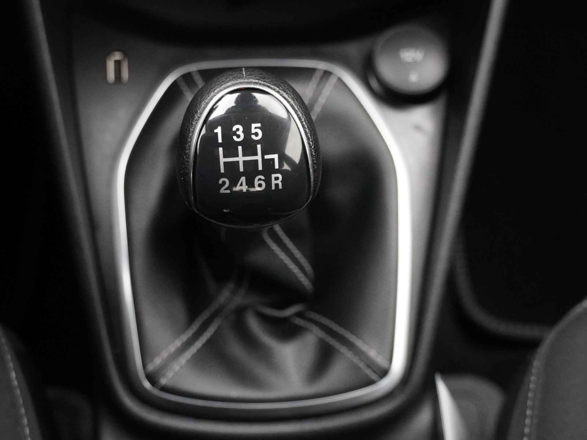 Ford Fiesta 1.0 EcoBoost Hybrid Titanium | Cruise Control | ISOFIX | Parkeersensoren | NW model | - 18/20