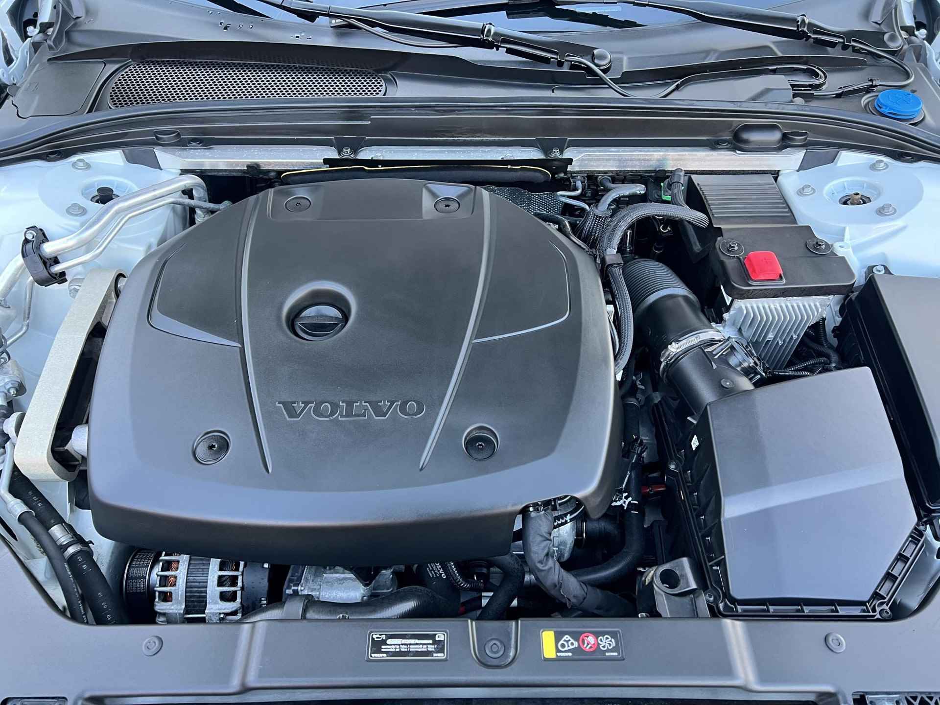 Volvo S60 2.0 T5 R-Design Adpt Cruise Control, Climate Control, Apple Carplay, Camera, Leder, Stoelverwarming, 19"LM (MET GARANTIE*) - 10/37