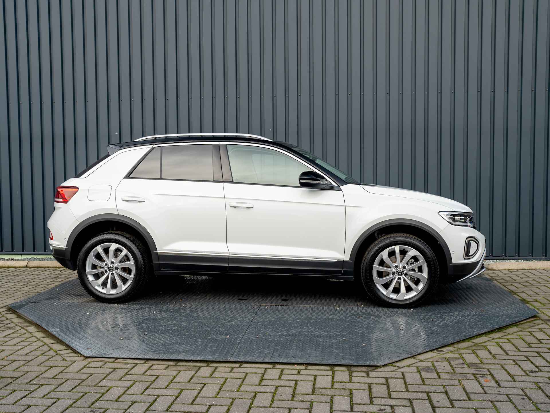 Volkswagen T-Roc 1.5 TSI 150Pk Style | IQ Light | Trekhaak afnb. | Stoel & Stuur verw. | Prijs Rijklaar!! - 23/47