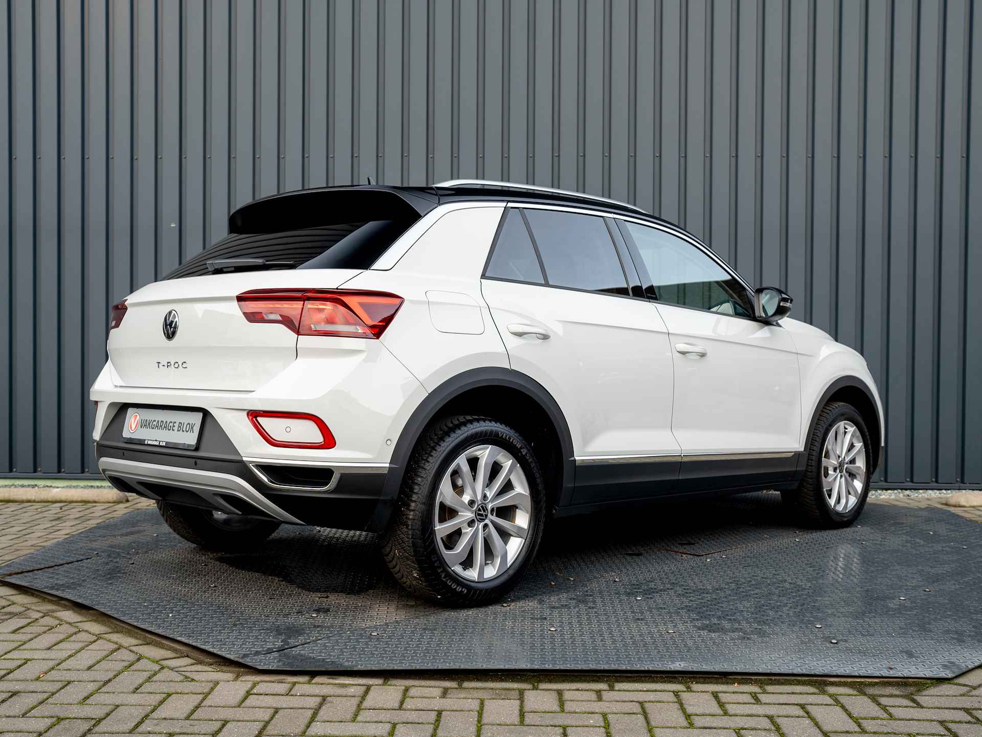 Volkswagen T-Roc 1.5 TSI 150Pk Style | IQ Light | Trekhaak afnb. | Stoel & Stuur verw. | Prijs Rijklaar!! - 24/47