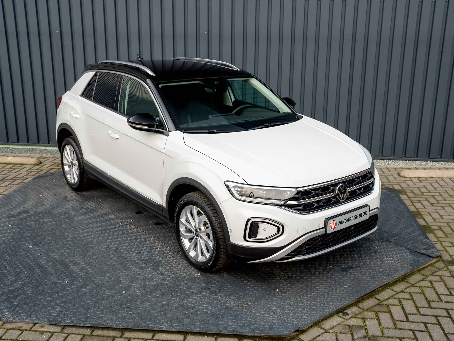 Volkswagen T-Roc 1.5 TSI 150Pk Style | IQ Light | Trekhaak afnb. | Stoel & Stuur verw. | Prijs Rijklaar!! - 39/47