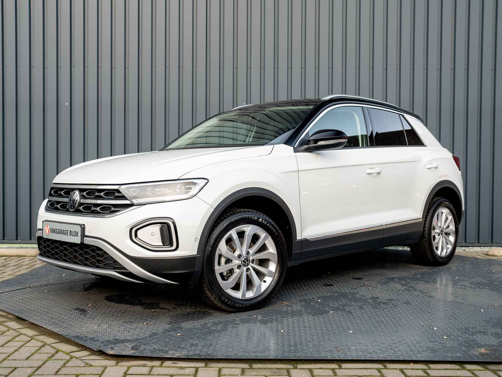 Volkswagen T-Roc 1.5 TSI 150Pk Style | IQ Light | Trekhaak afnb. | Stoel & Stuur verw. | Prijs Rijklaar!! - 43/47