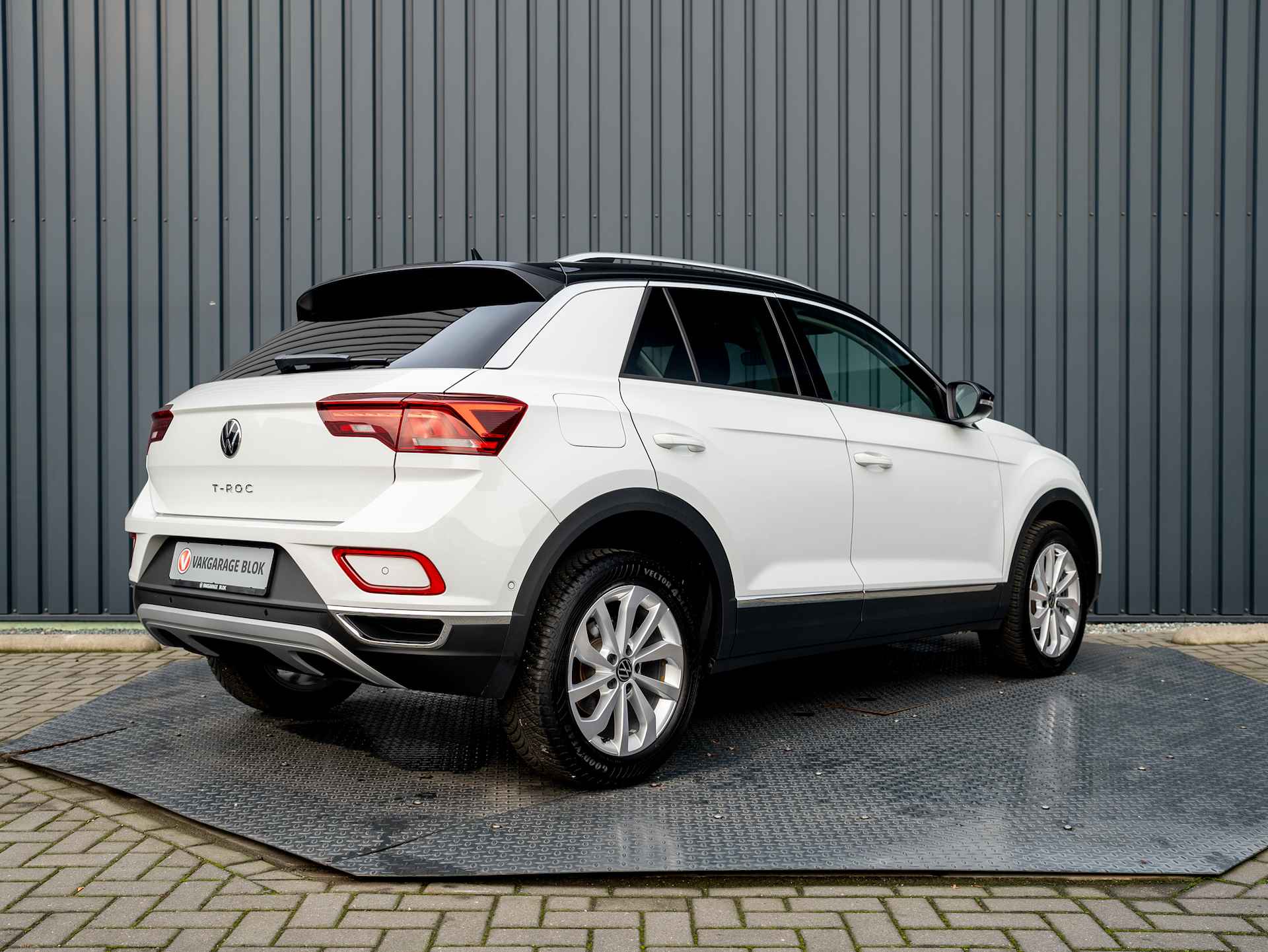 Volkswagen T-Roc 1.5 TSI 150Pk Style | IQ Light | Trekhaak afnb. | Stoel & Stuur verw. | Prijs Rijklaar!! - 45/47